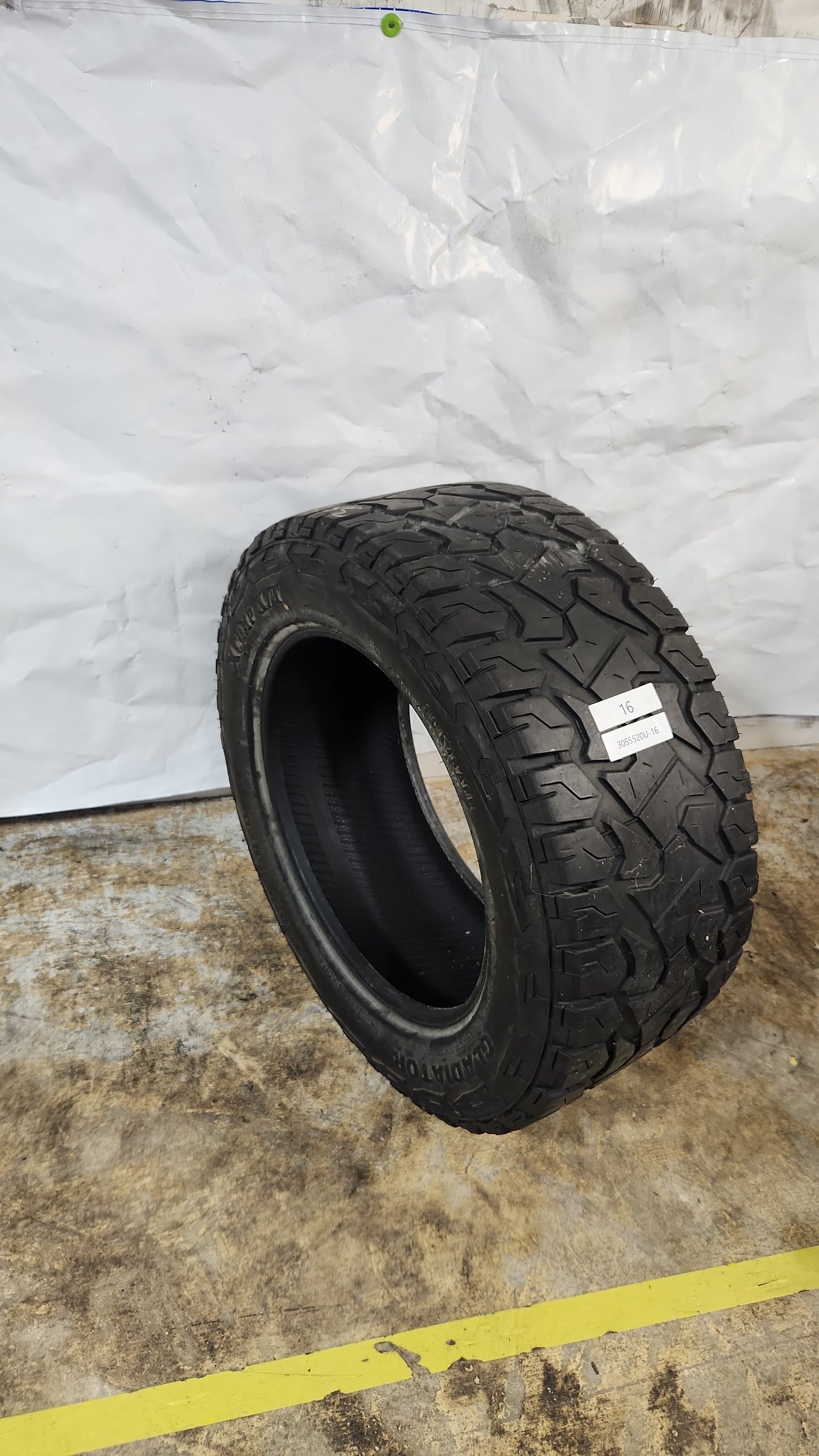 Used Tire - 305/55R20 Gladiator X Comp X/T
