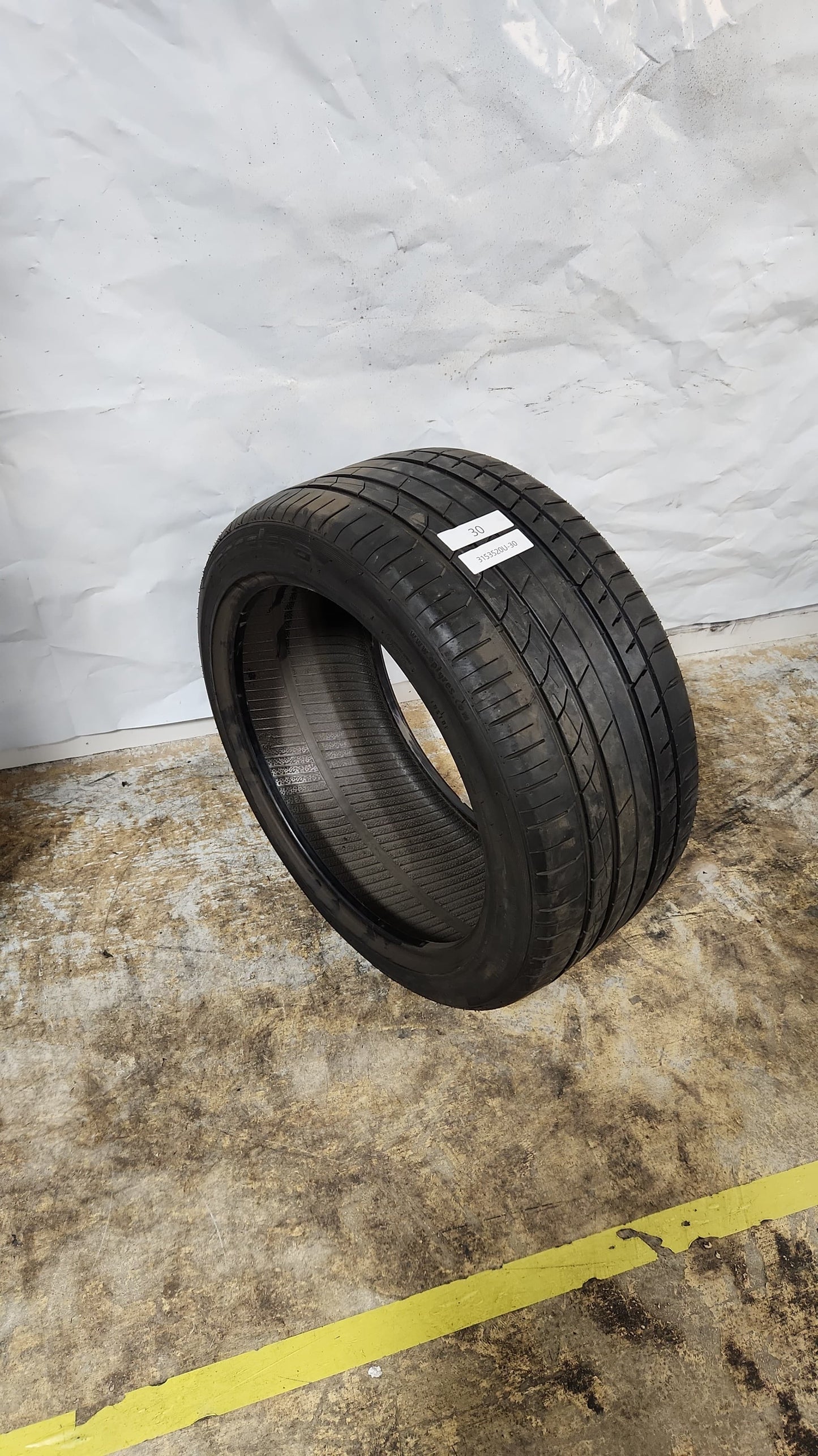 Used Tire - 315/35R20 Accelera IOTA-ST68