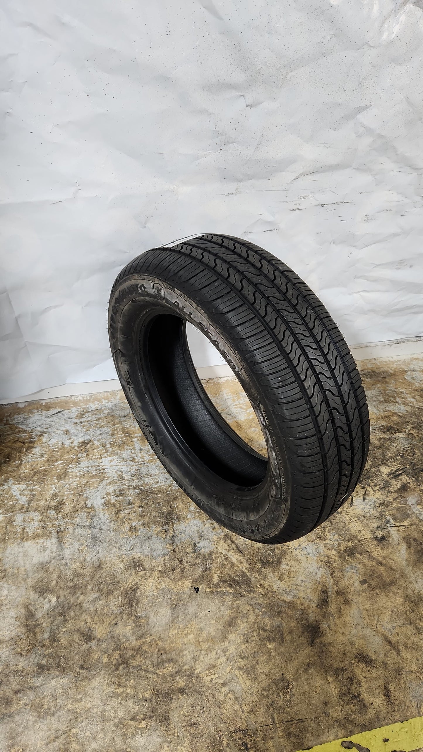 Used Tire - 225/60R17 Firestone All Season