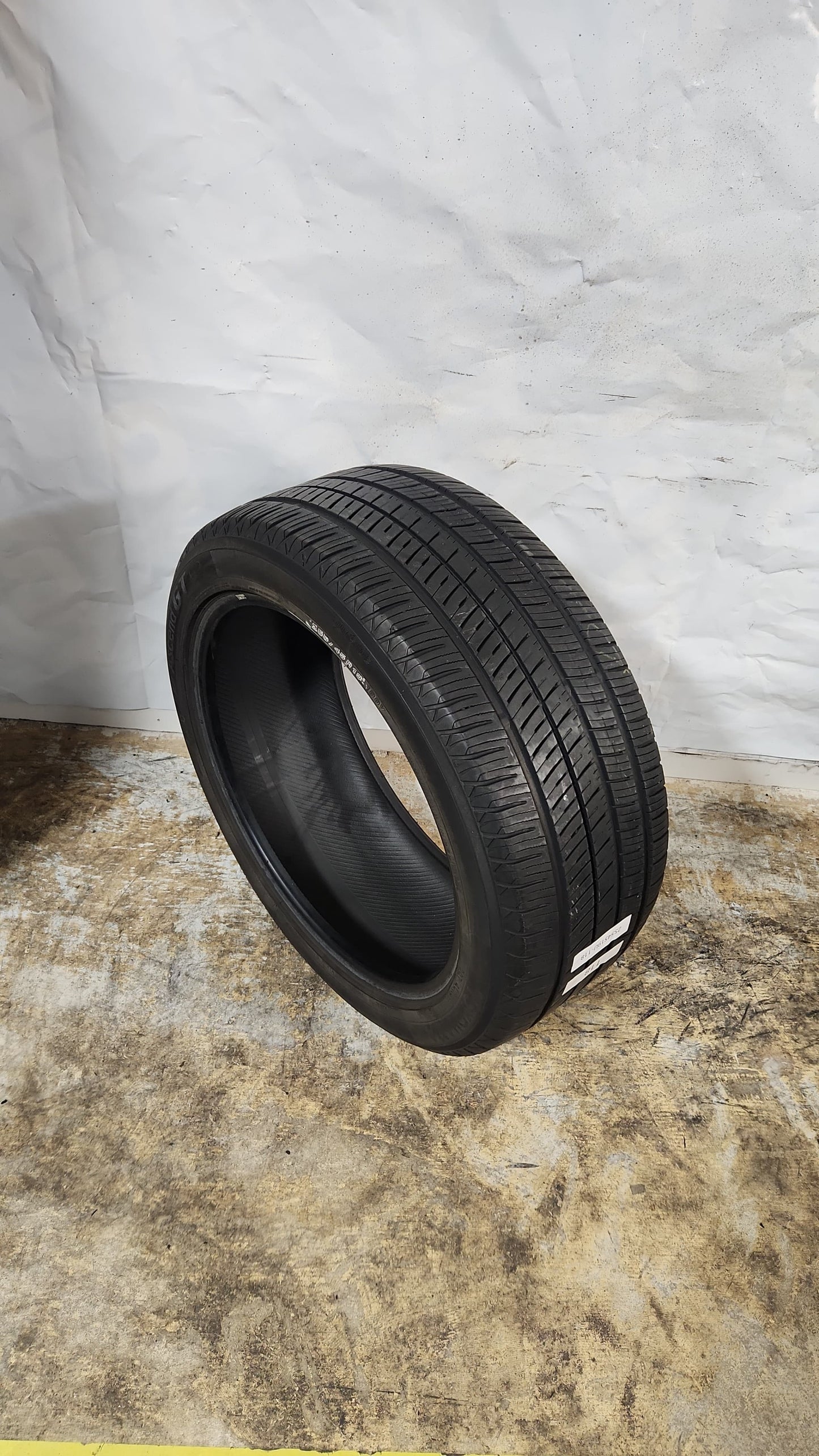 Used Tire - 255/40R19 Yokohama Avid Ascend GT