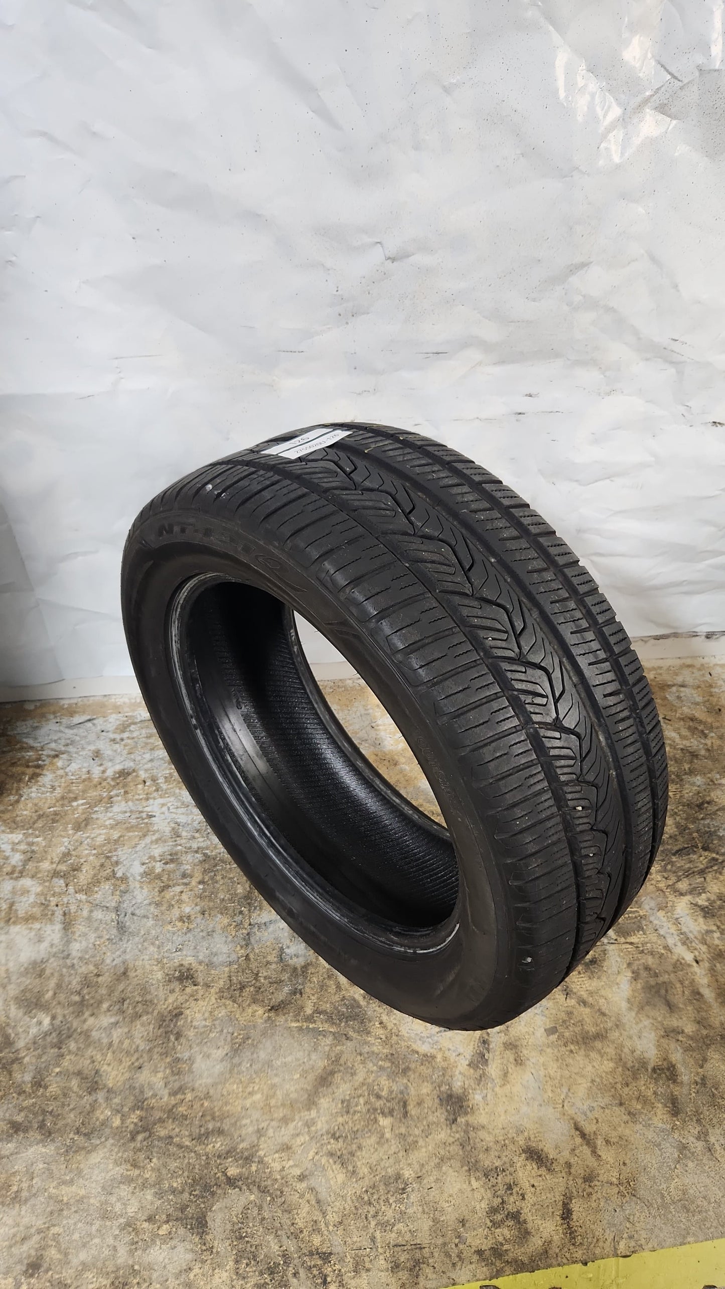Used Tire - 275/50R20 Nitto NT421Q