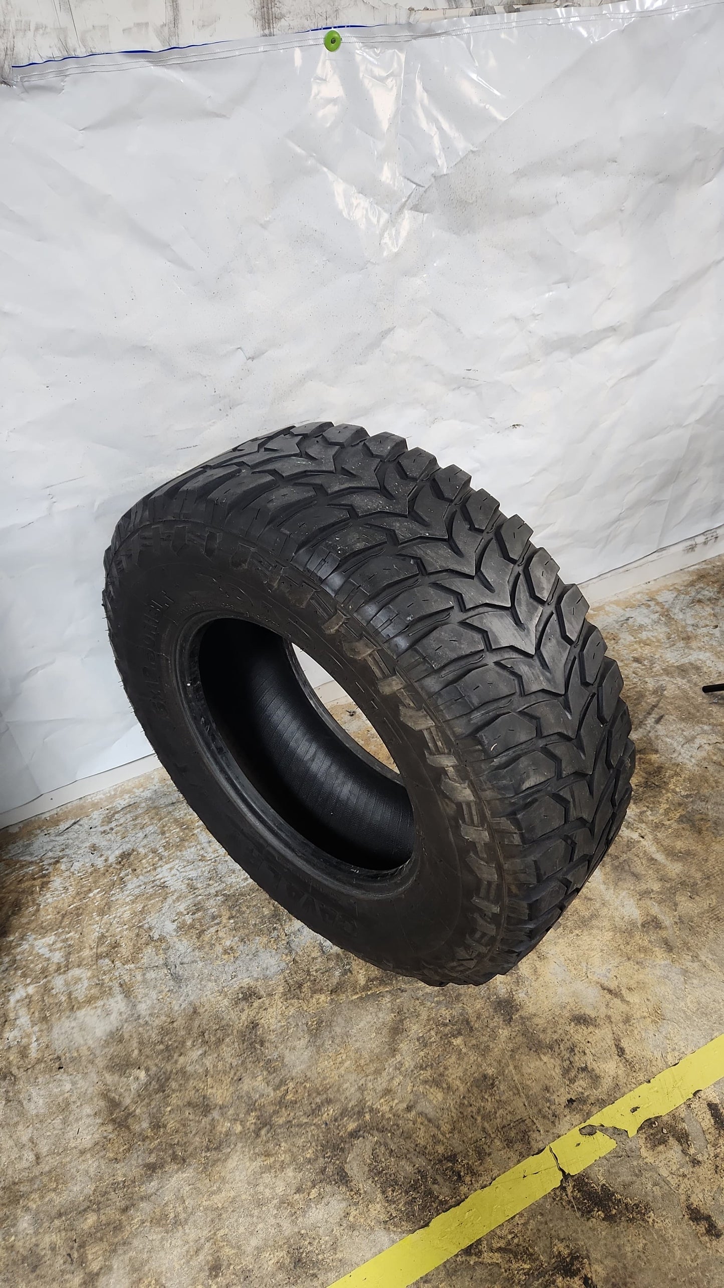 Used Tire - 35X12.50R18 Roadone Cavalry M/T