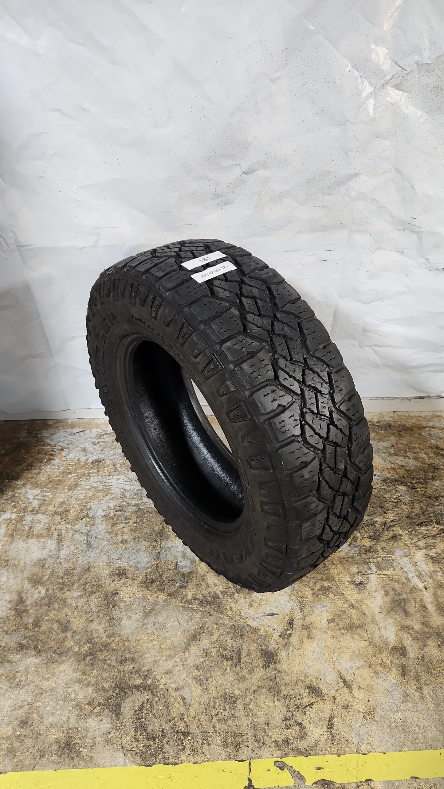Used Tire - 255/70R18 Goodyear Wrangler Duratrac 9/32