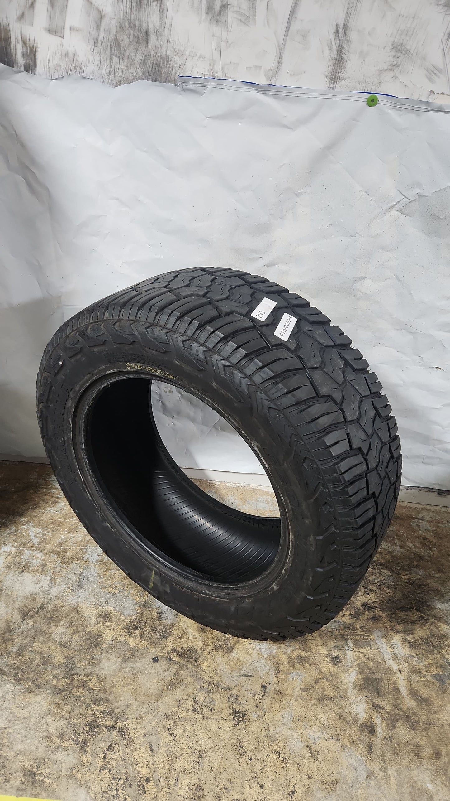 Used Tire - 37X13.50R22 LT Yokohama Geolandar X-AT 7/32