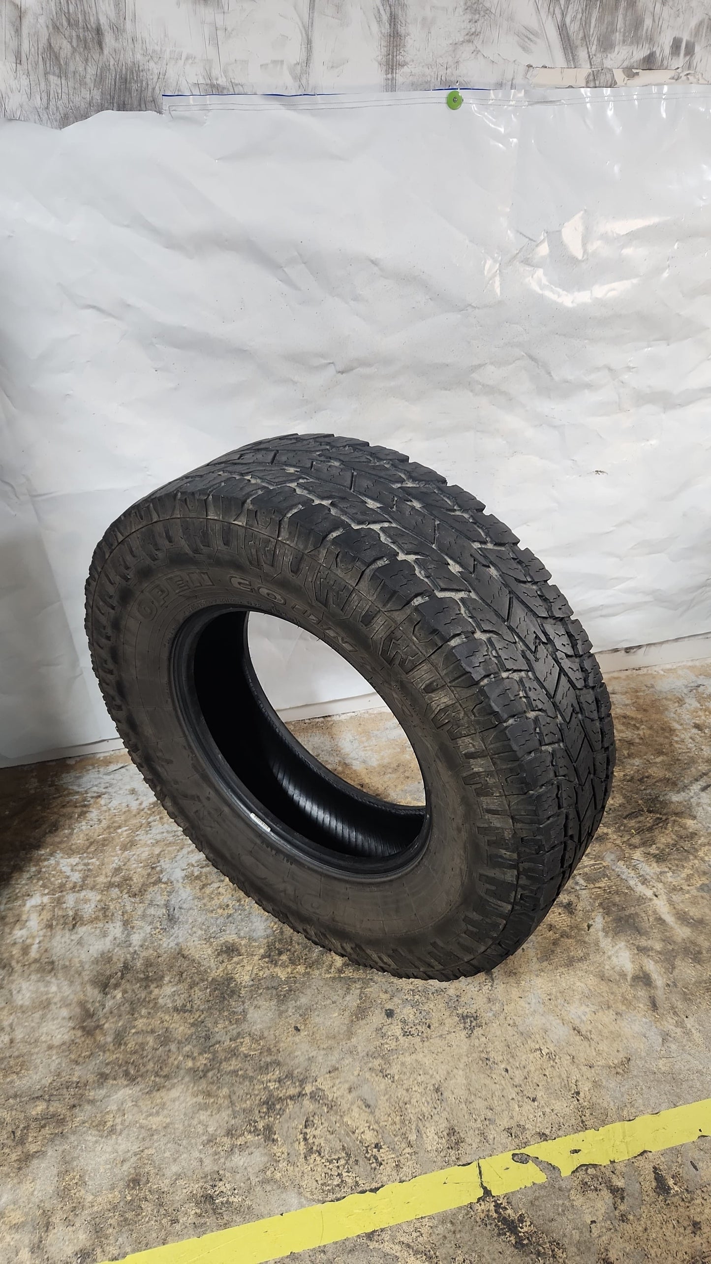 Used Tire - LT 285/75R18 Toyo Open Country A/T II Xtreme