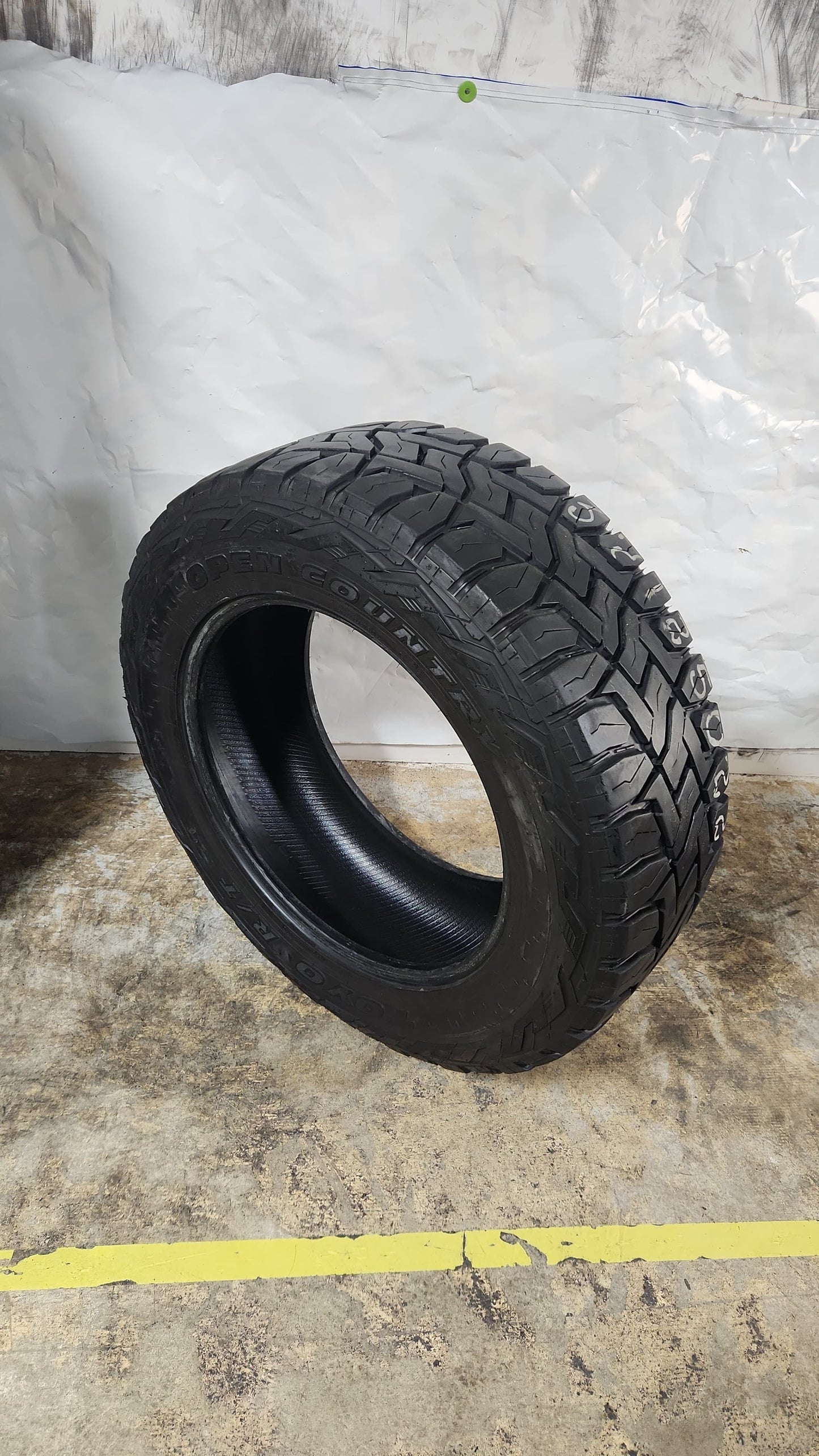 Used Tire - 37X12.50R22 LT Toyo Open Country R/T - 12/32