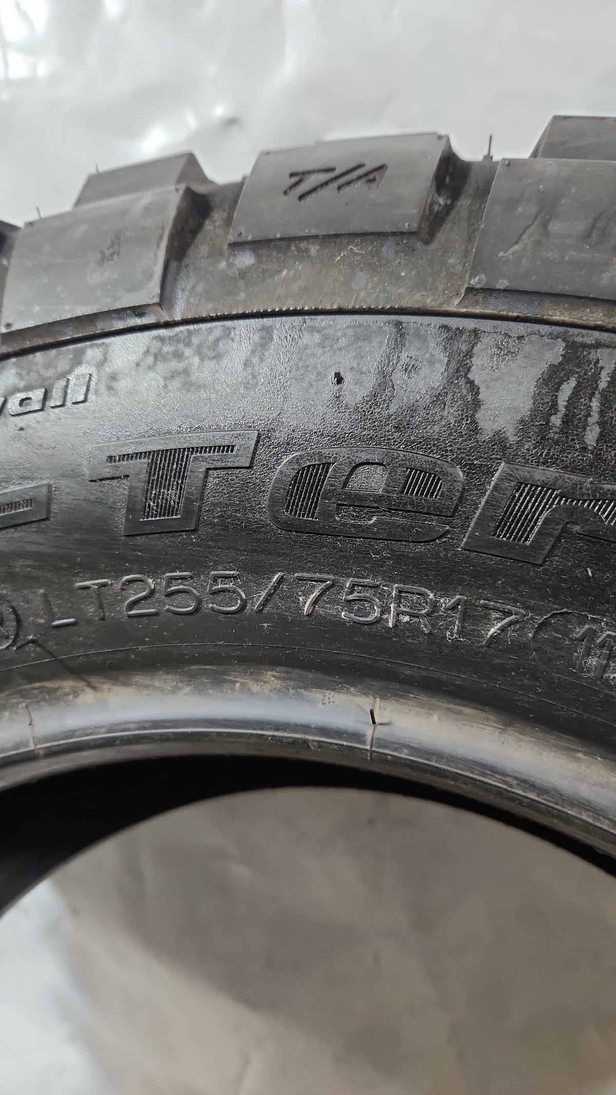 Used Tire - 255/75R17 BFGoodrich Mud-Terrain T/A 12/32