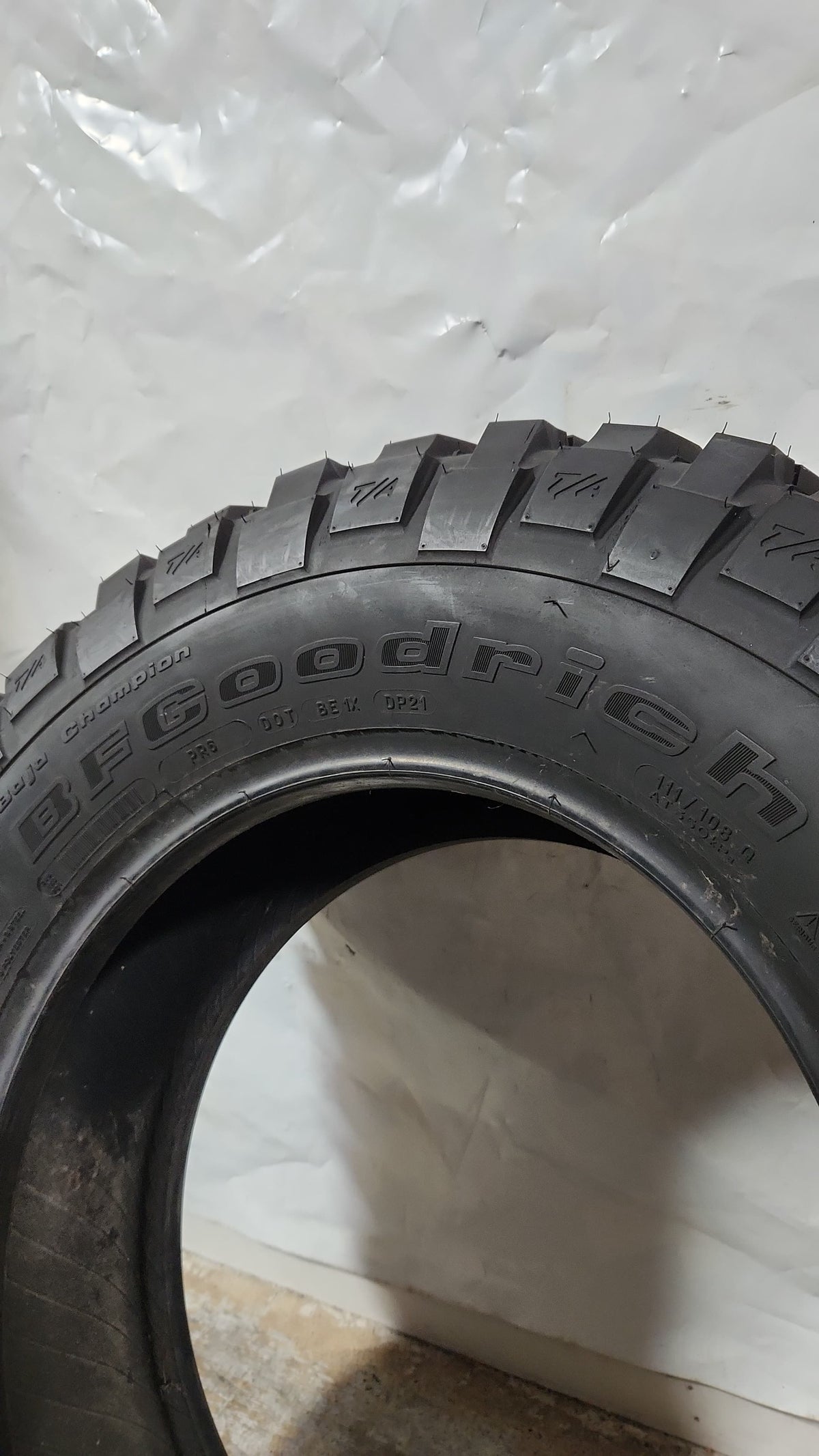 Used Tire - 255/75R17 BFGoodrich Mud-Terrain T/A 12/32