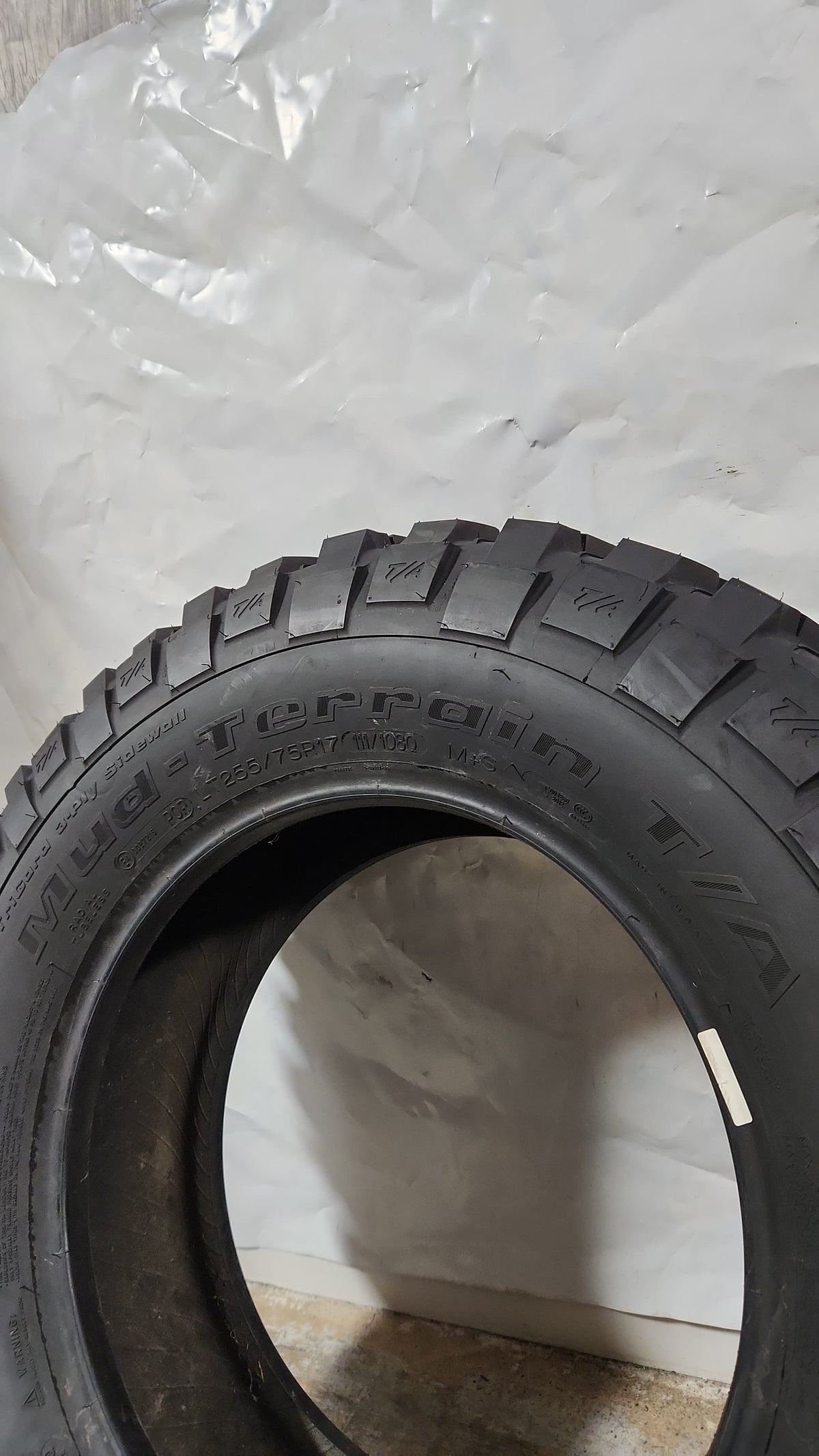 Used Tire - 255/75R17 BFGoodrich Mud-Terrain T/A 12/32