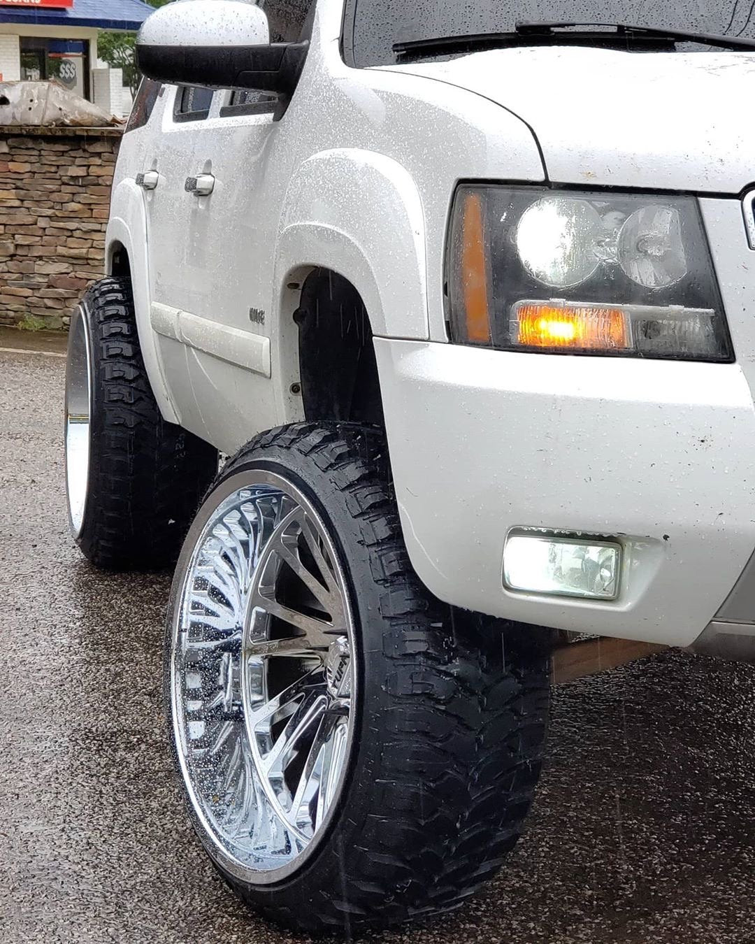 2007 Chevy Tahoe 4x4 Packages - Tires and Engine Performance