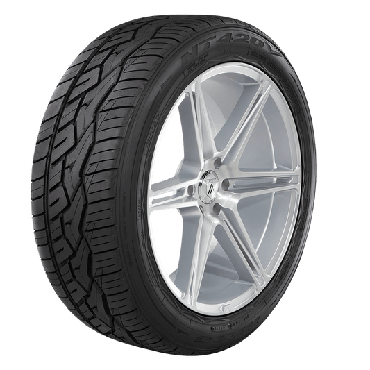 NITTO NT420V 285/50R20 (31.3X11.2R 20) Tires