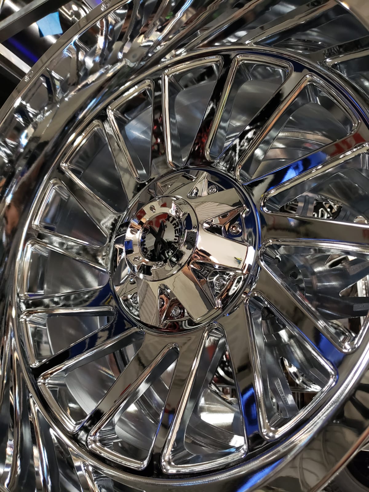 Xtreme Force XF-Twist 20x10 -25 6x139.7(6x5.5) Chrome