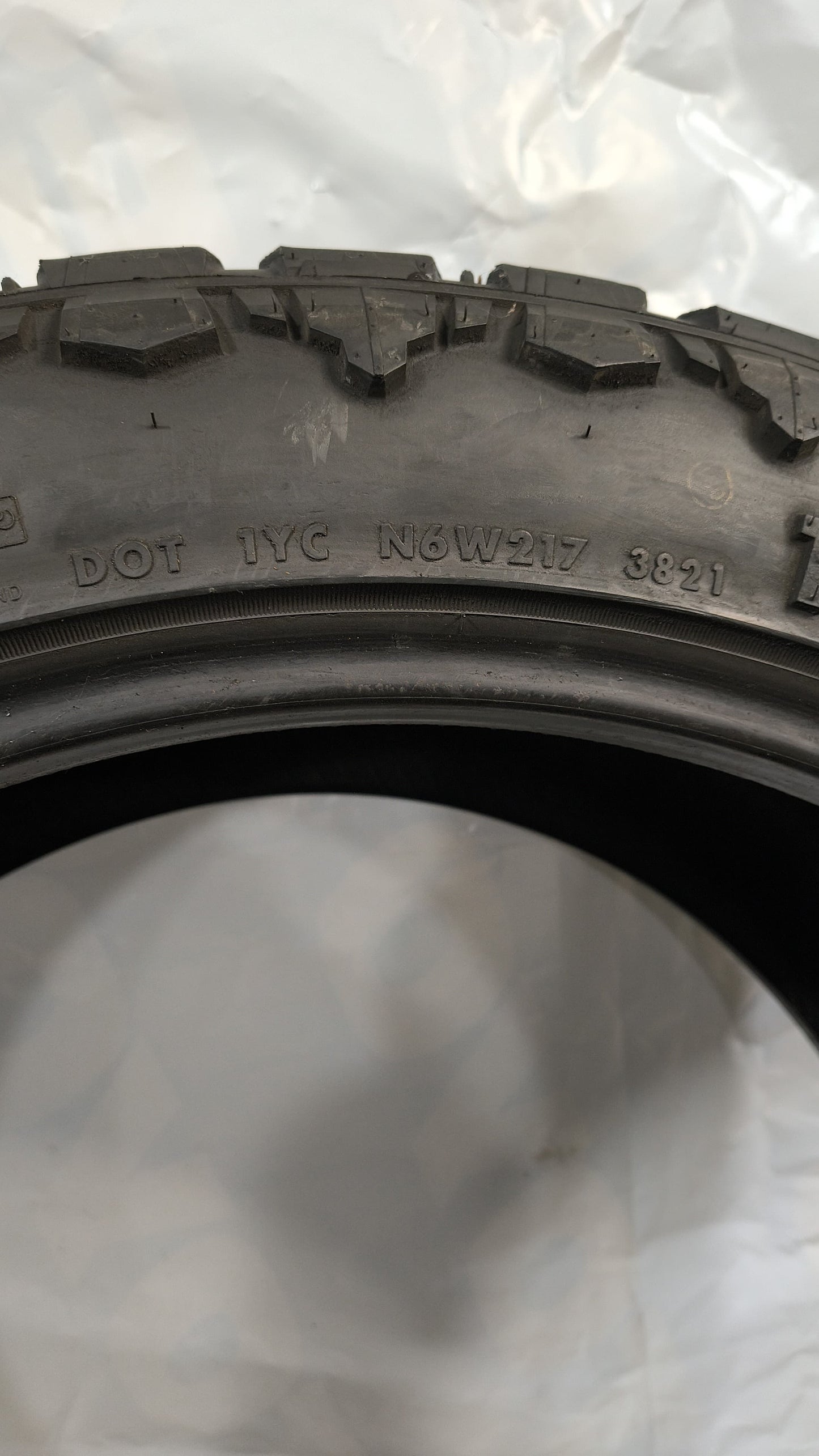 SET OF 2 - 35X12.50R24 Venom Power Terra Hunter R/T+ - Used Tires