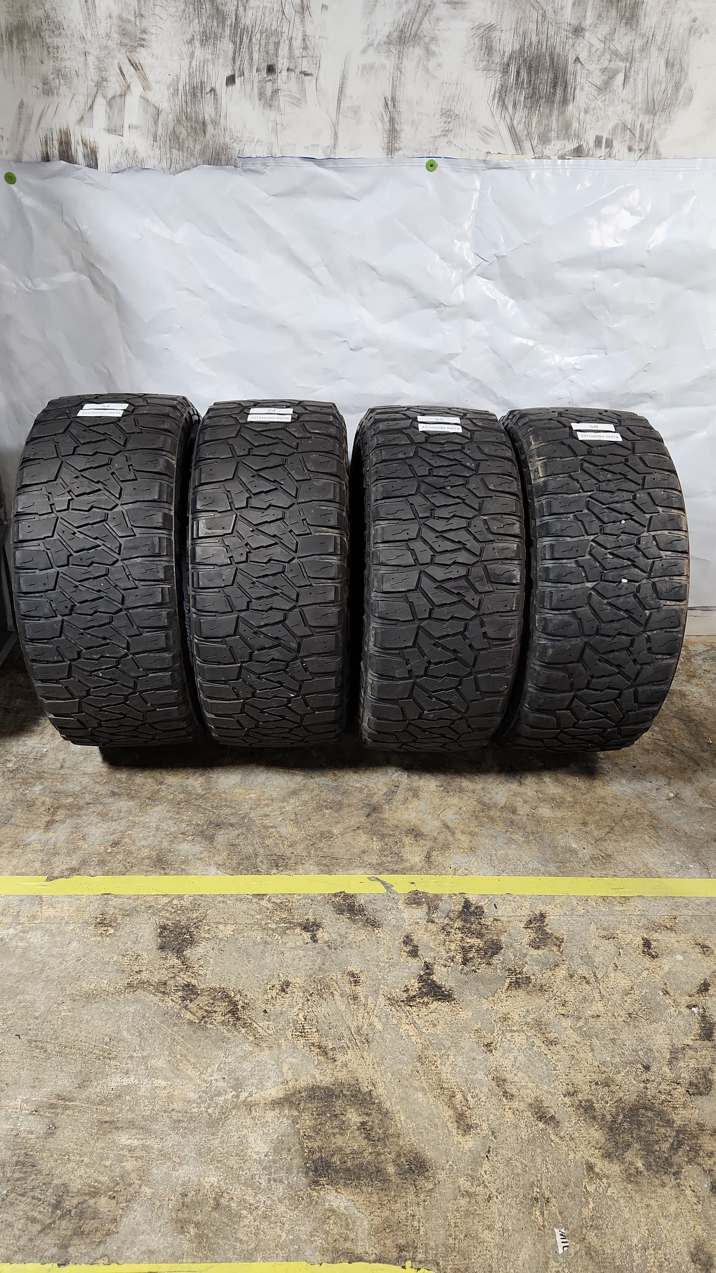 Set Of 4 - 33X12.50R20 Rovelo Ridgetrak R/T RT01 - Used Tires