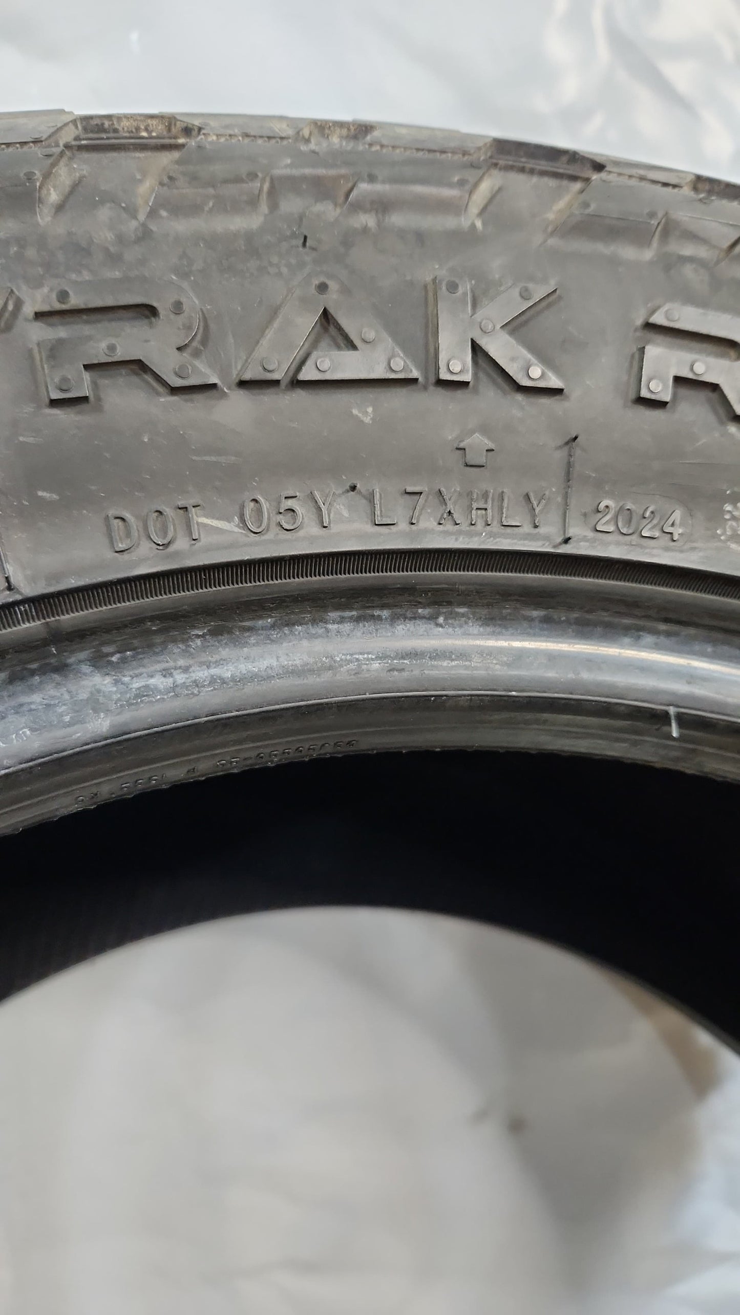 Set Of 4 - 33X12.50R20 Rovelo Ridgetrak R/T RT01 - Used Tires