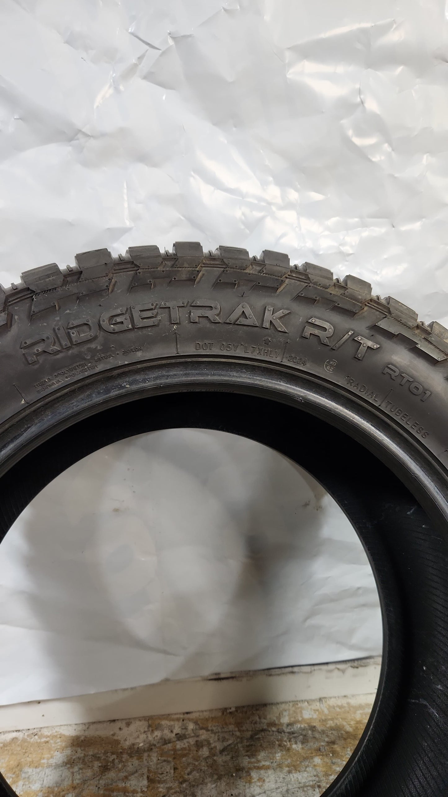 Set Of 4 - 33X12.50R20 Rovelo Ridgetrak R/T RT01 - Used Tires