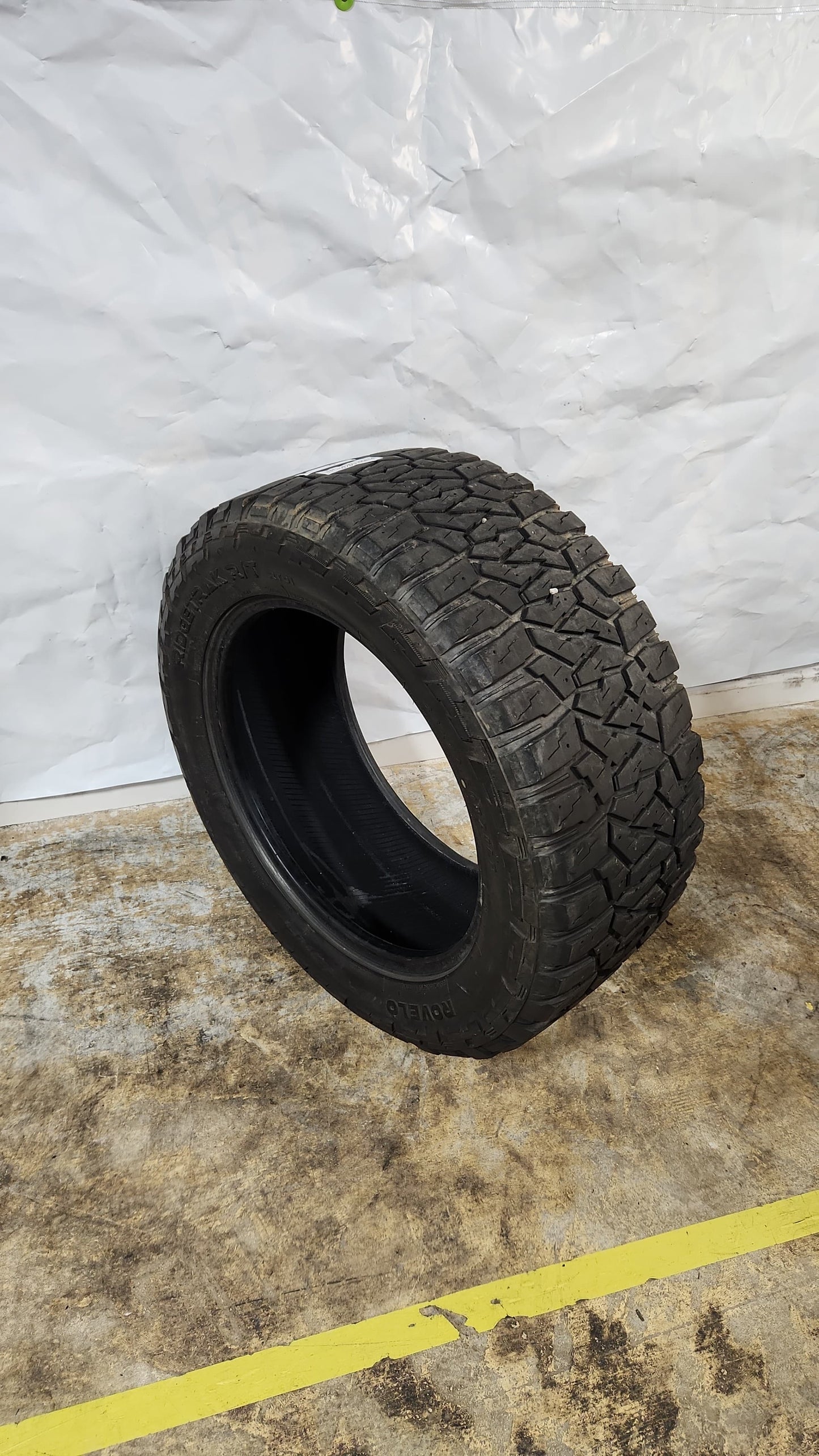 Set Of 4 - 33X12.50R20 Rovelo Ridgetrak R/T RT01 - Used Tires