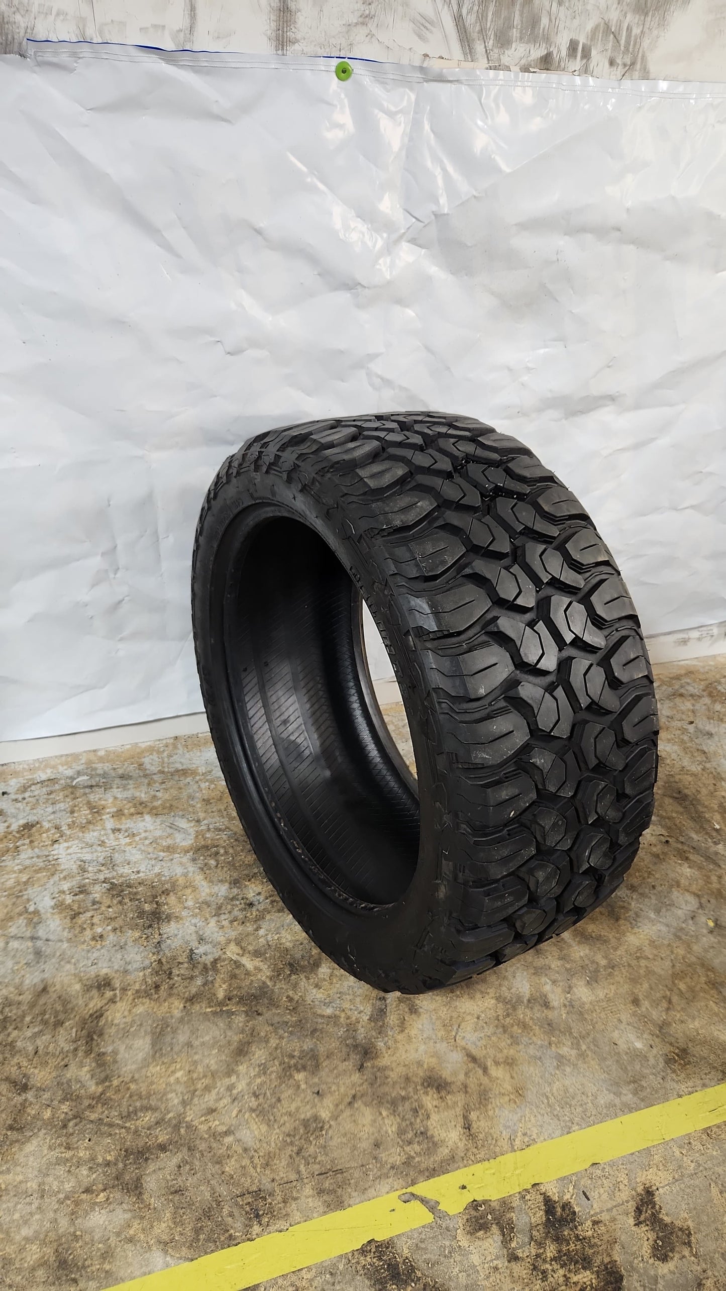 Used - 35X13.50R24 Delinte Bandit M/T 13/32
