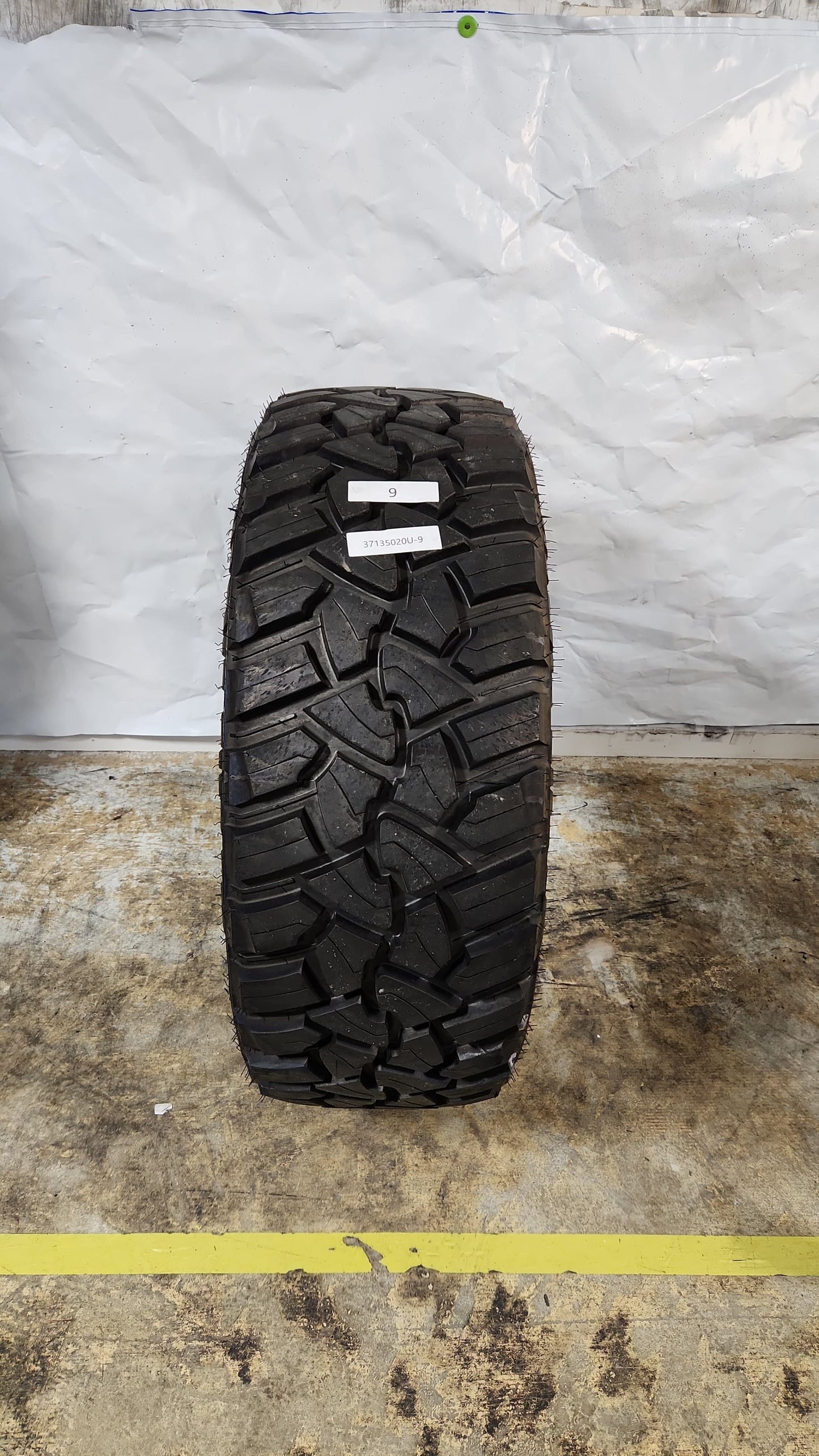 Used Tire - 37X13.50R20 Fury Country Hunter M/T II 13/32