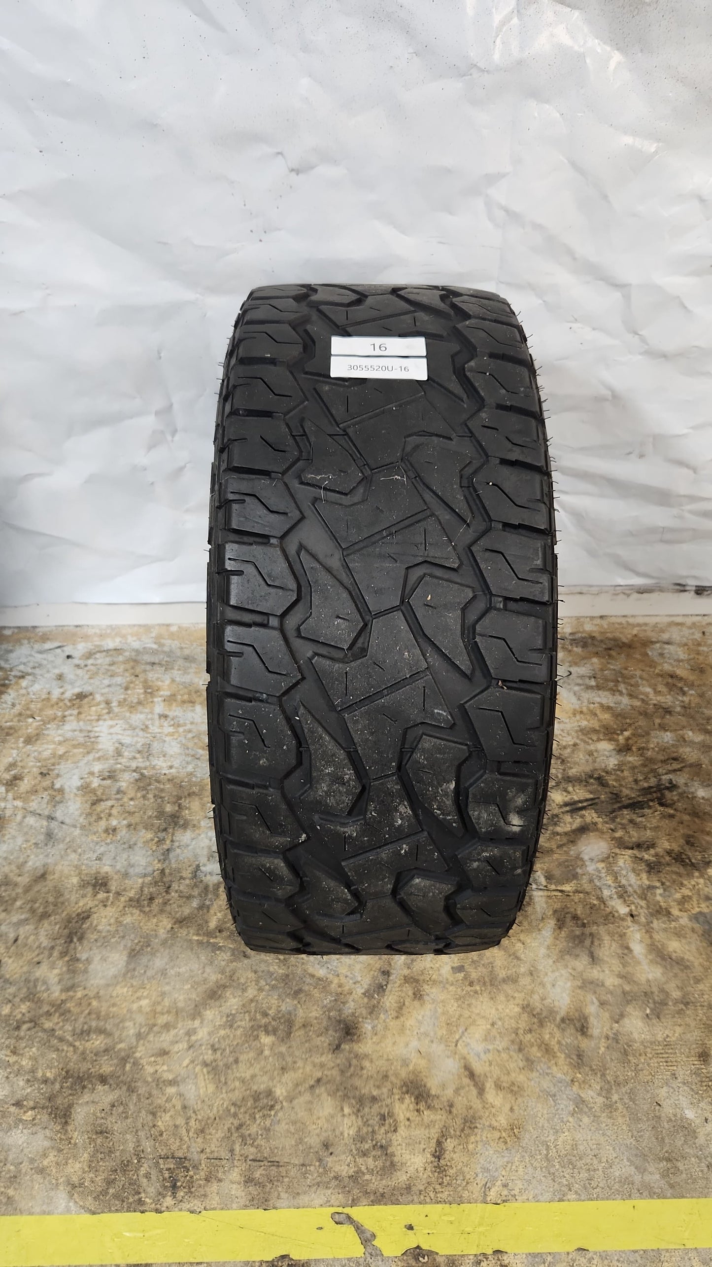 Used Tire - 305/55R20 Gladiator X Comp X/T