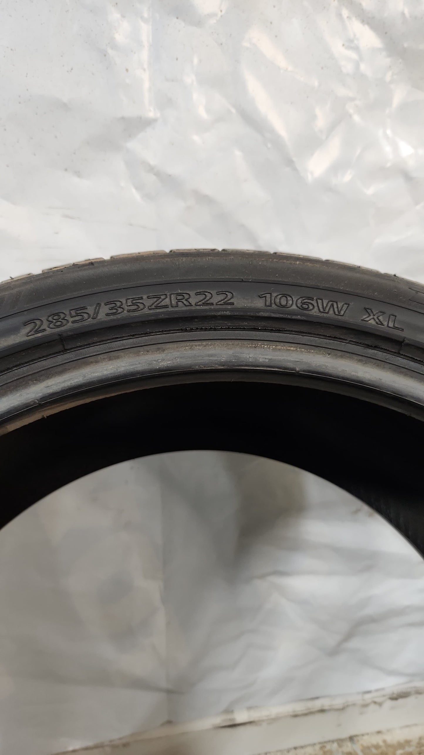 Used Tire - 285/35R22 Lexani LX-TWENTY