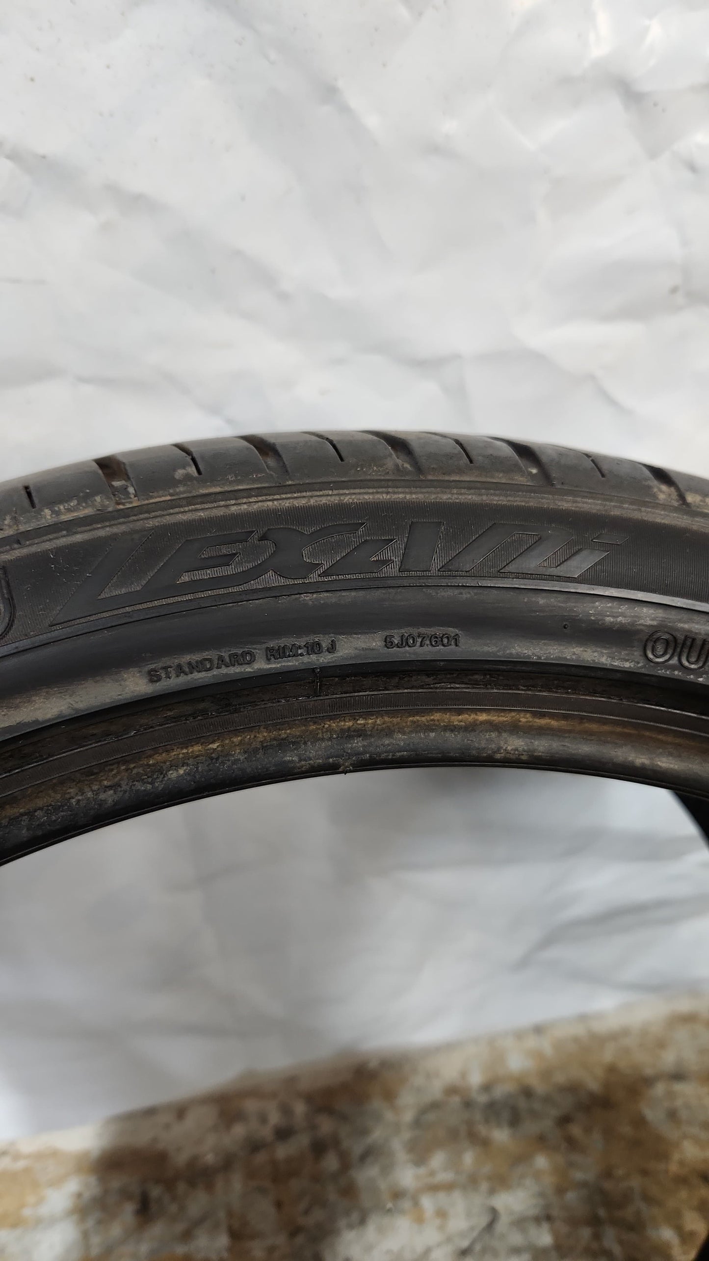 Used Tire - 285/35R22 Lexani LX-TWENTY