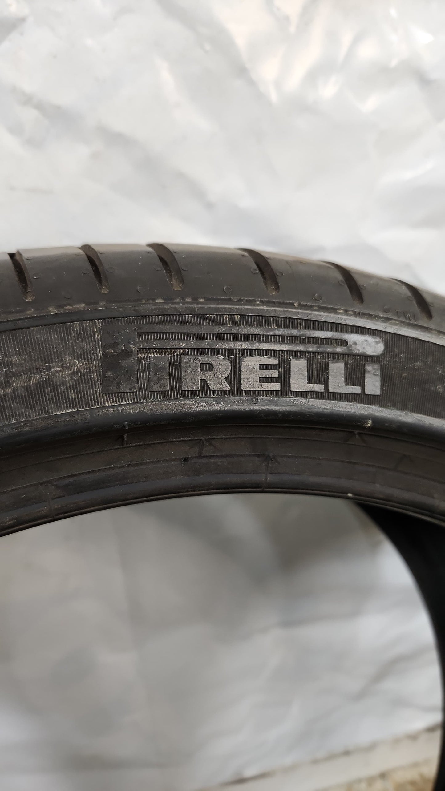 Used Tire - 275/35R21 Pirelli PZero