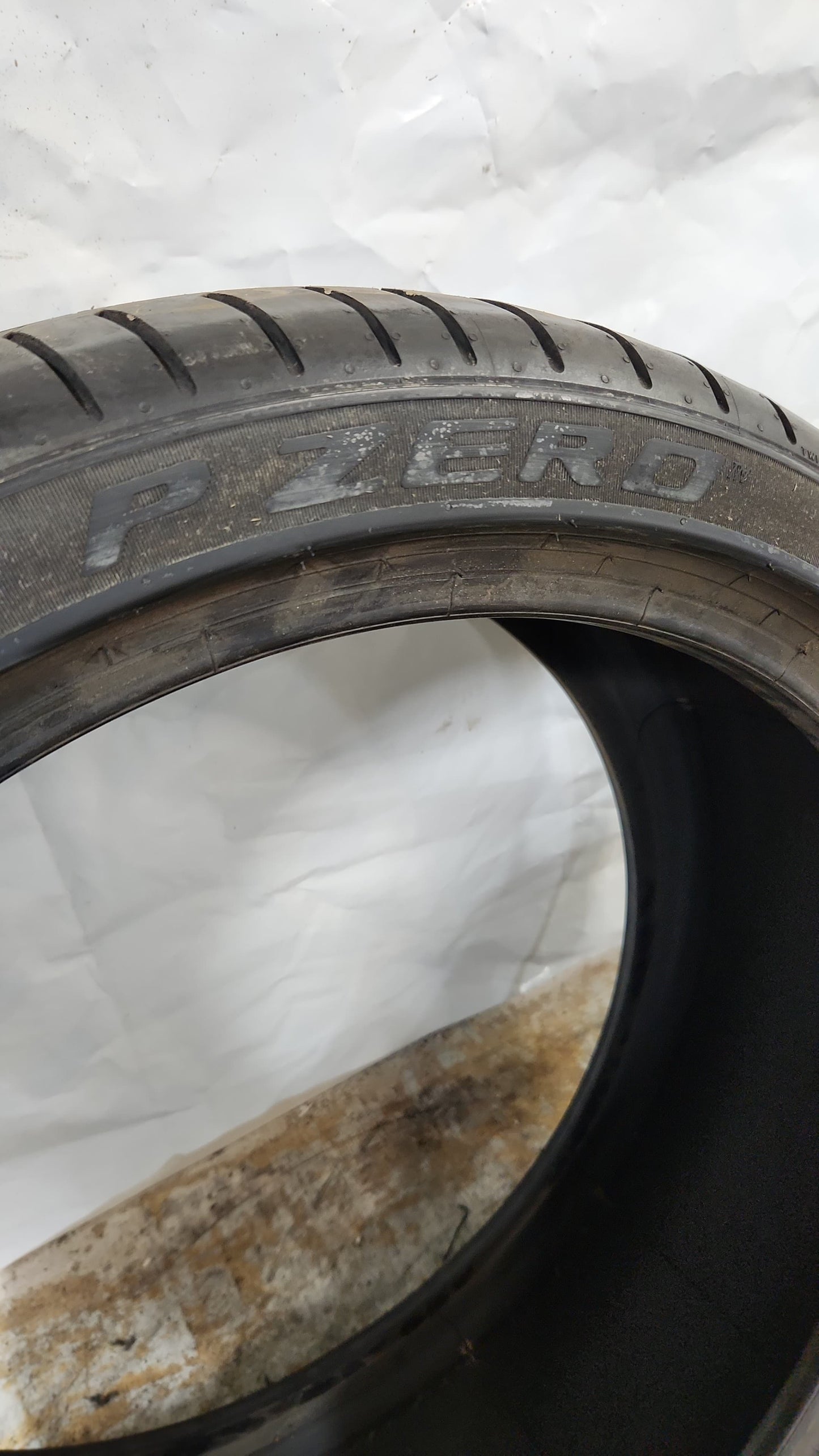 Used Tire - 275/35R21 Pirelli PZero