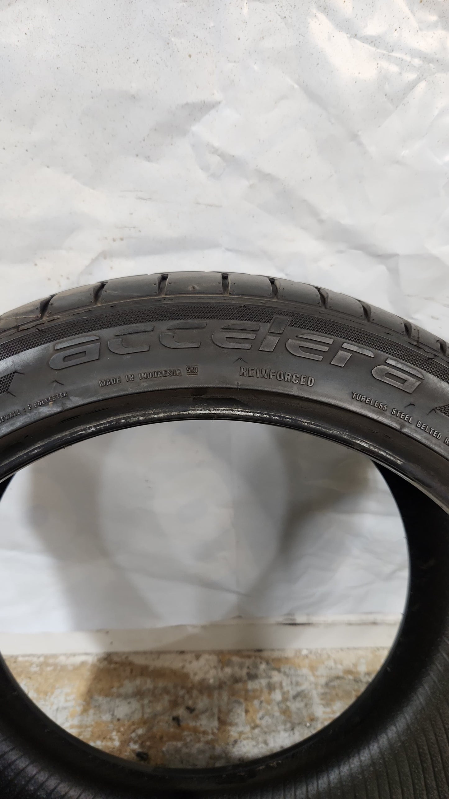 Used Tire - 315/35R20 Accelera IOTA-ST68