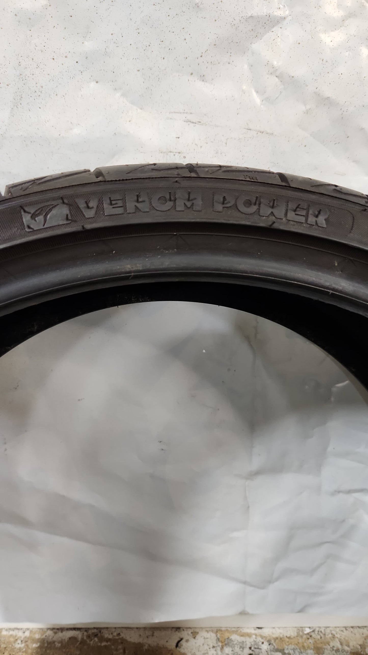Used Tire - 255/30R22 Venom Power RAGNAROK GTS