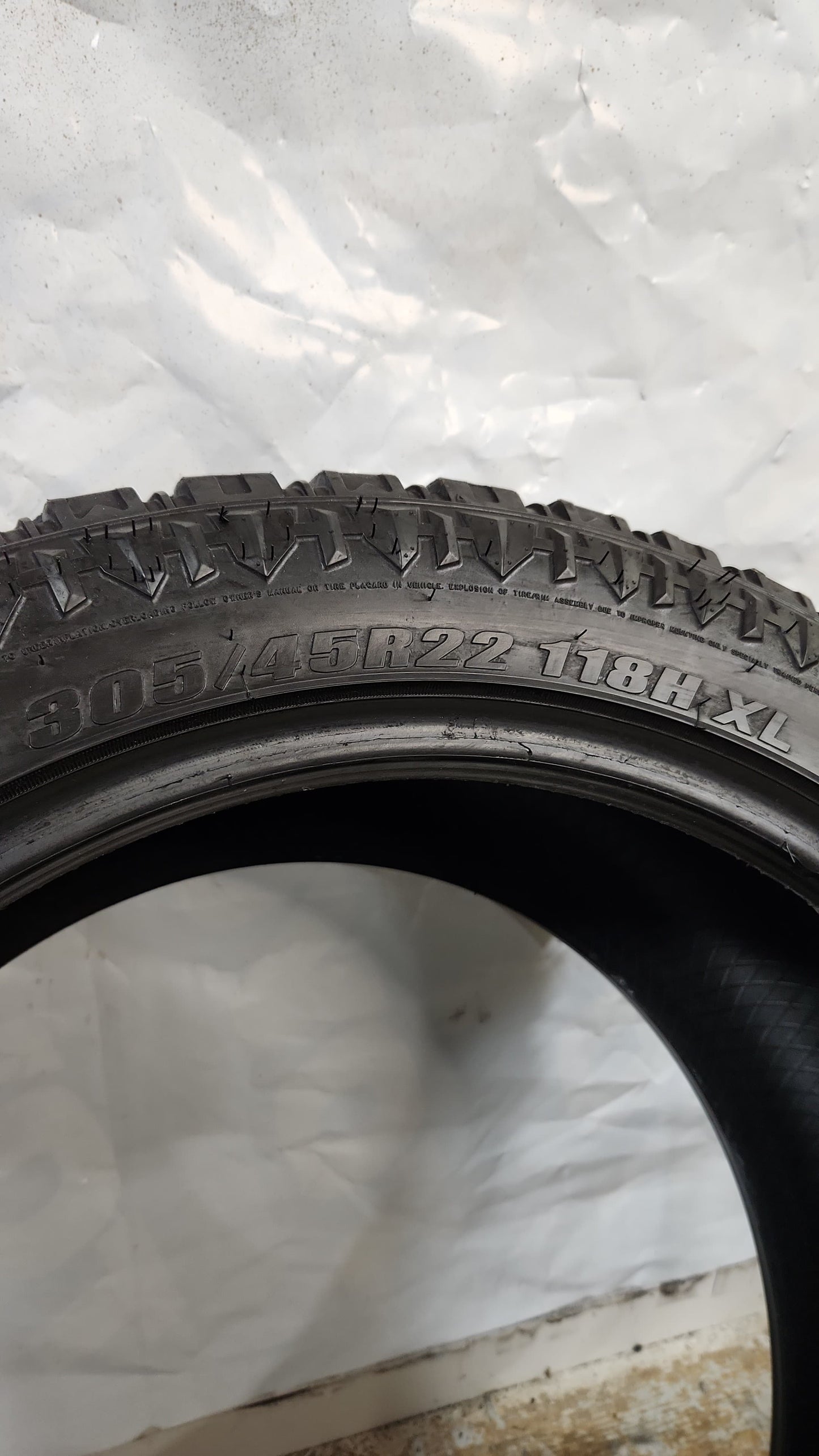 Used Tire - 305/45R22 Atturo Trail Blade X/T 8/32