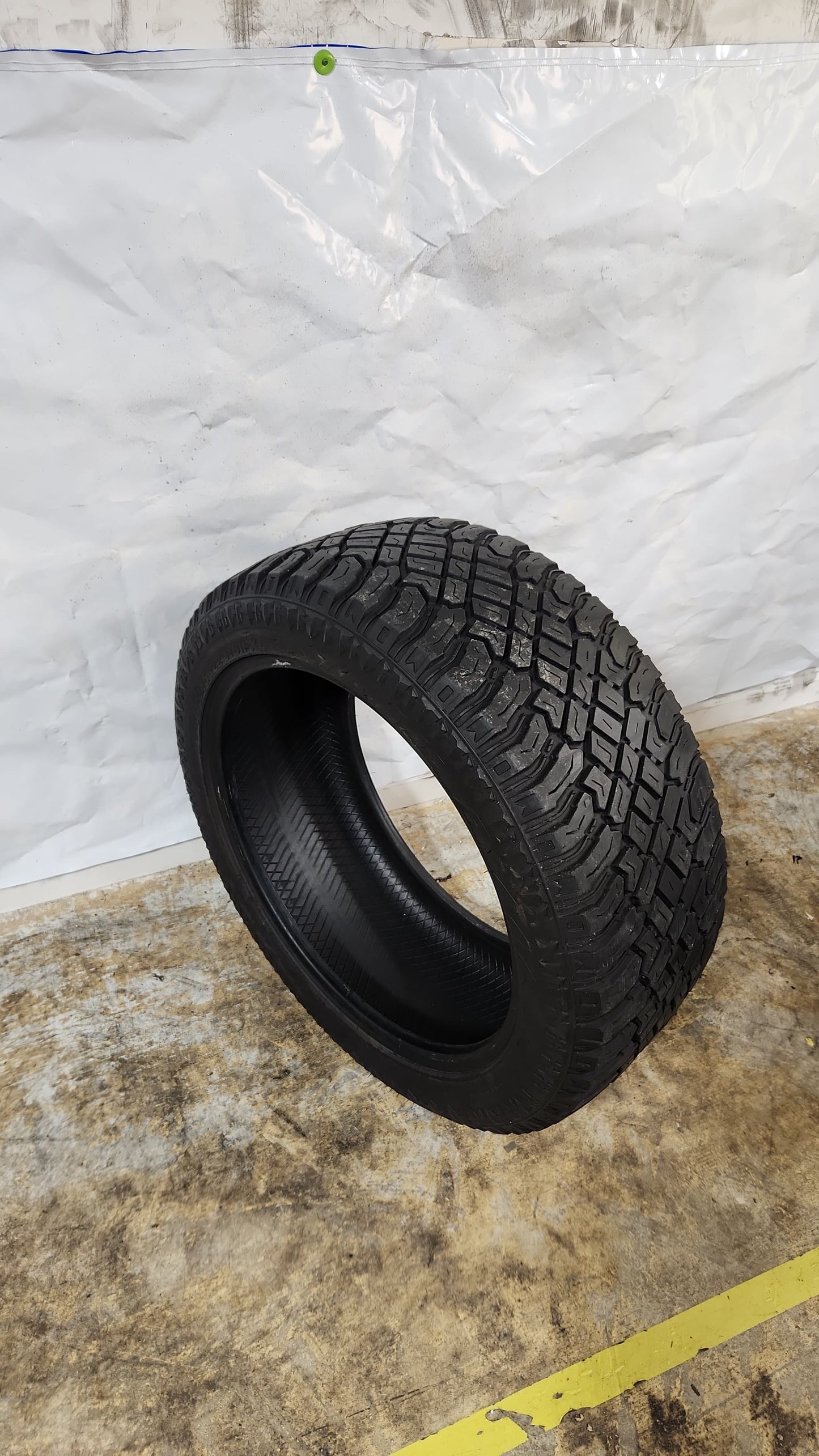 Used Tire - 305/45R22 Atturo Trail Blade X/T 8/32