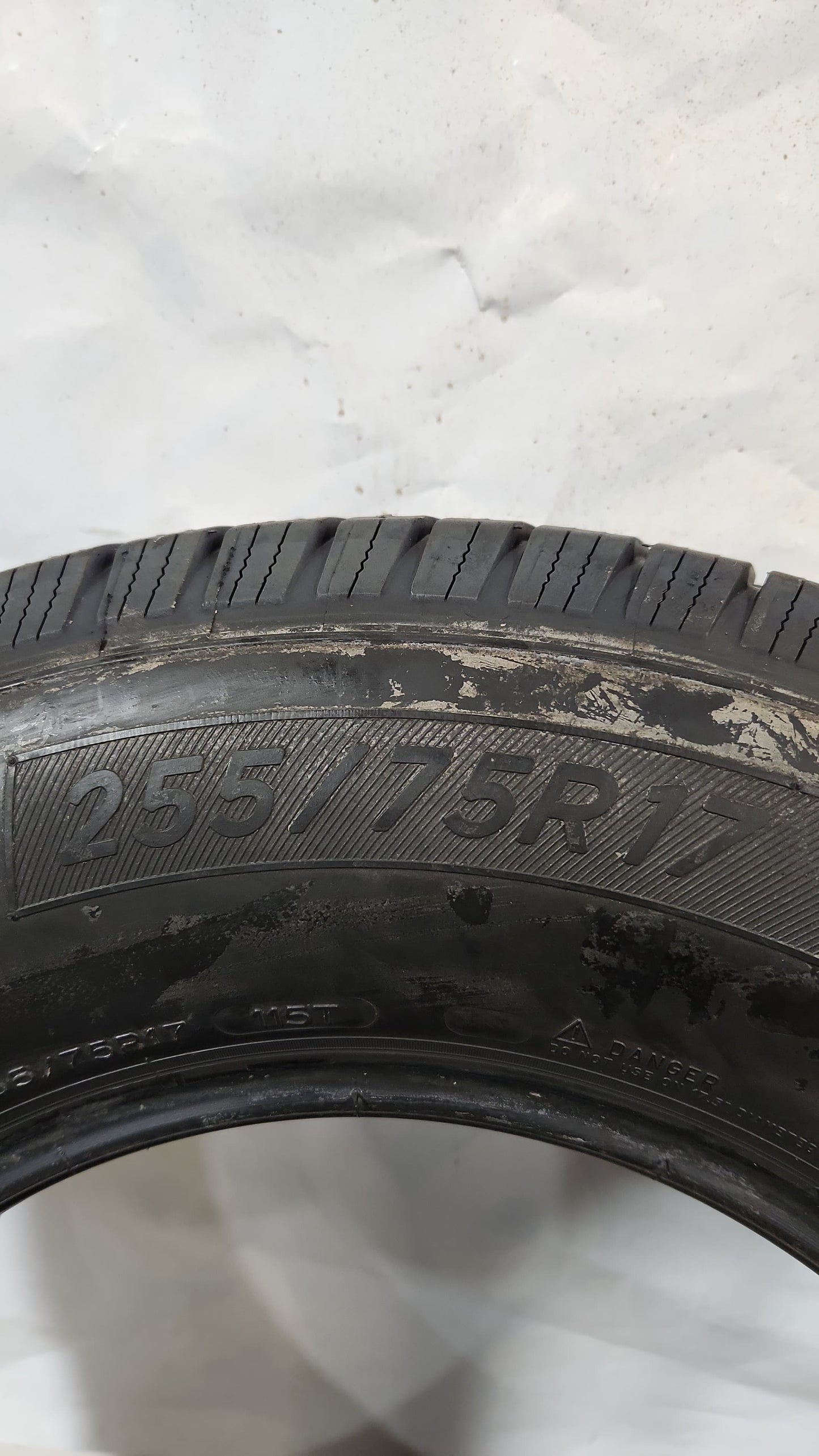 Used Tire - 255/75R17 Michelin Defender LTX M/S