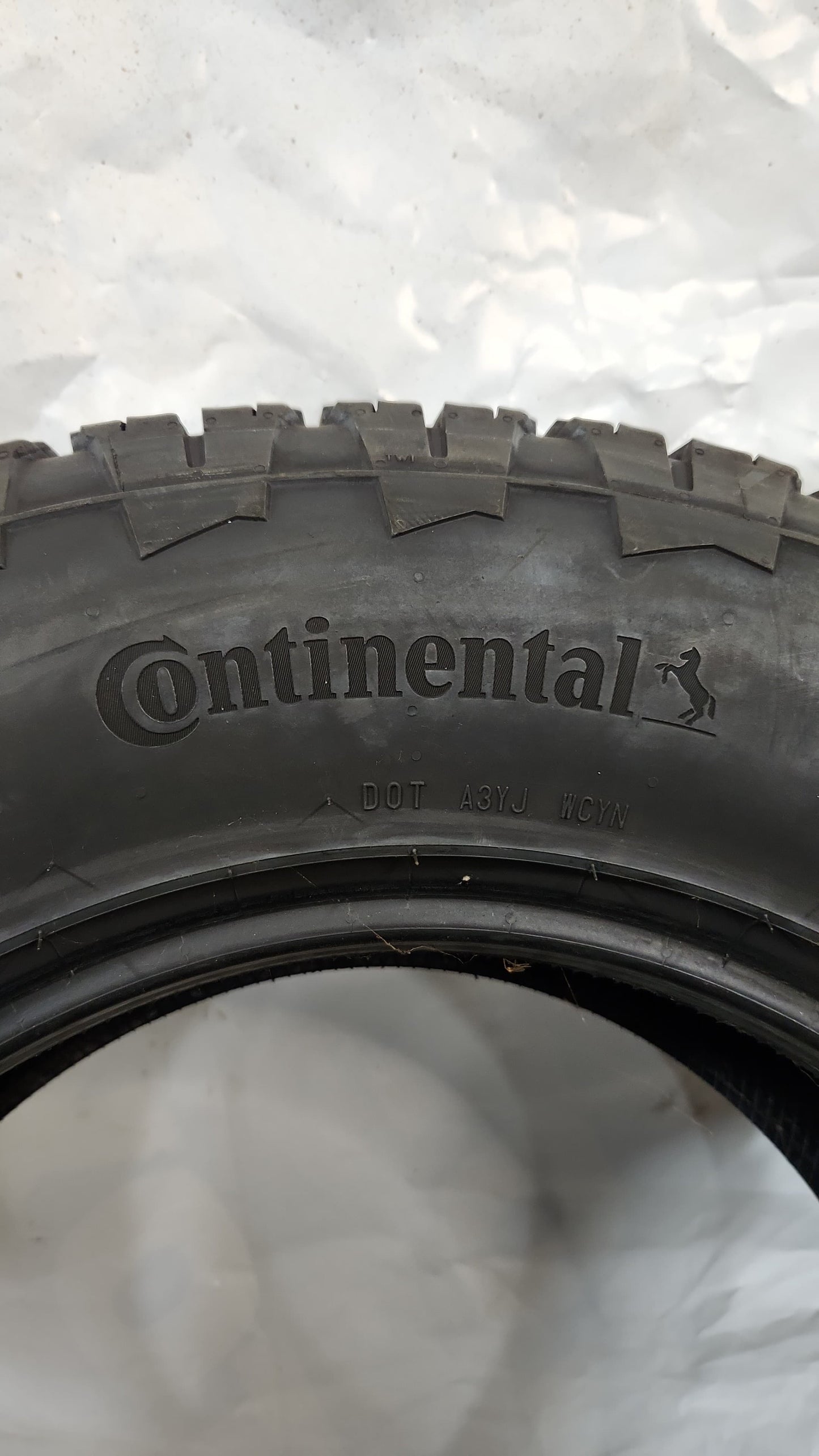 Used Tire - 275/65R18 Continental TerrainContact A/T 8/32
