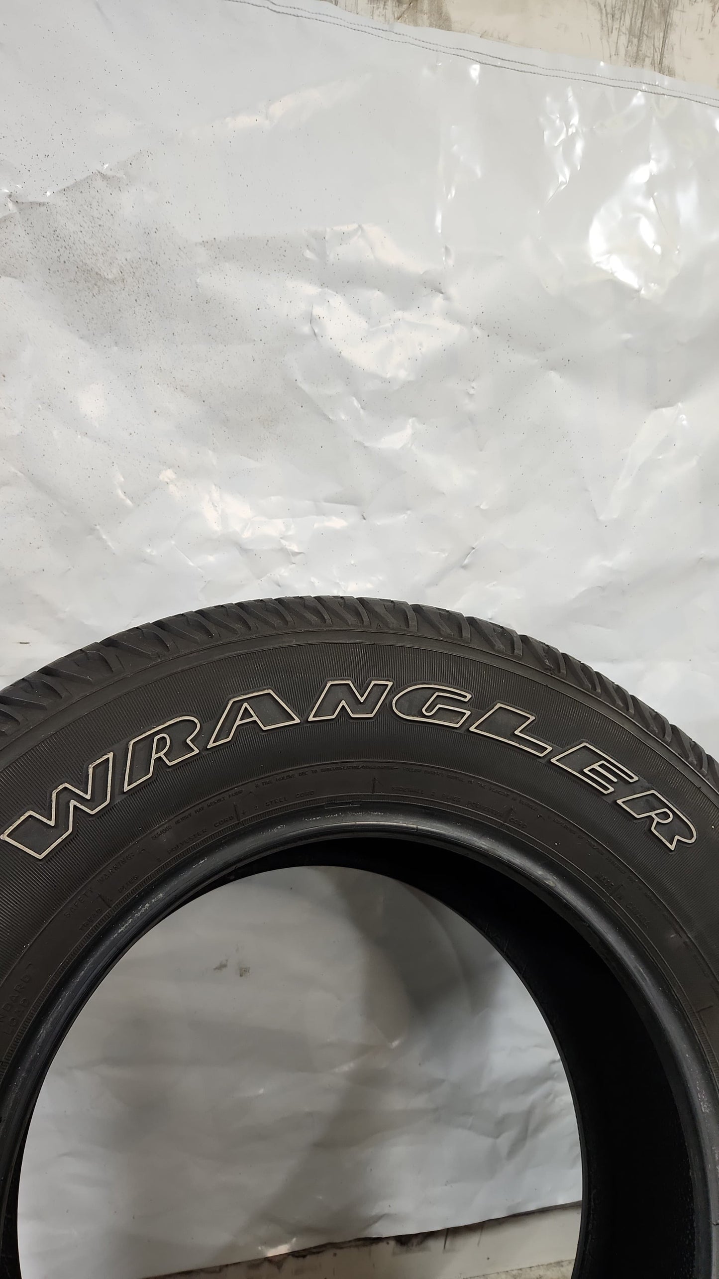 Used Tire - 255/75R17 Goodyear Wrangler SR-A