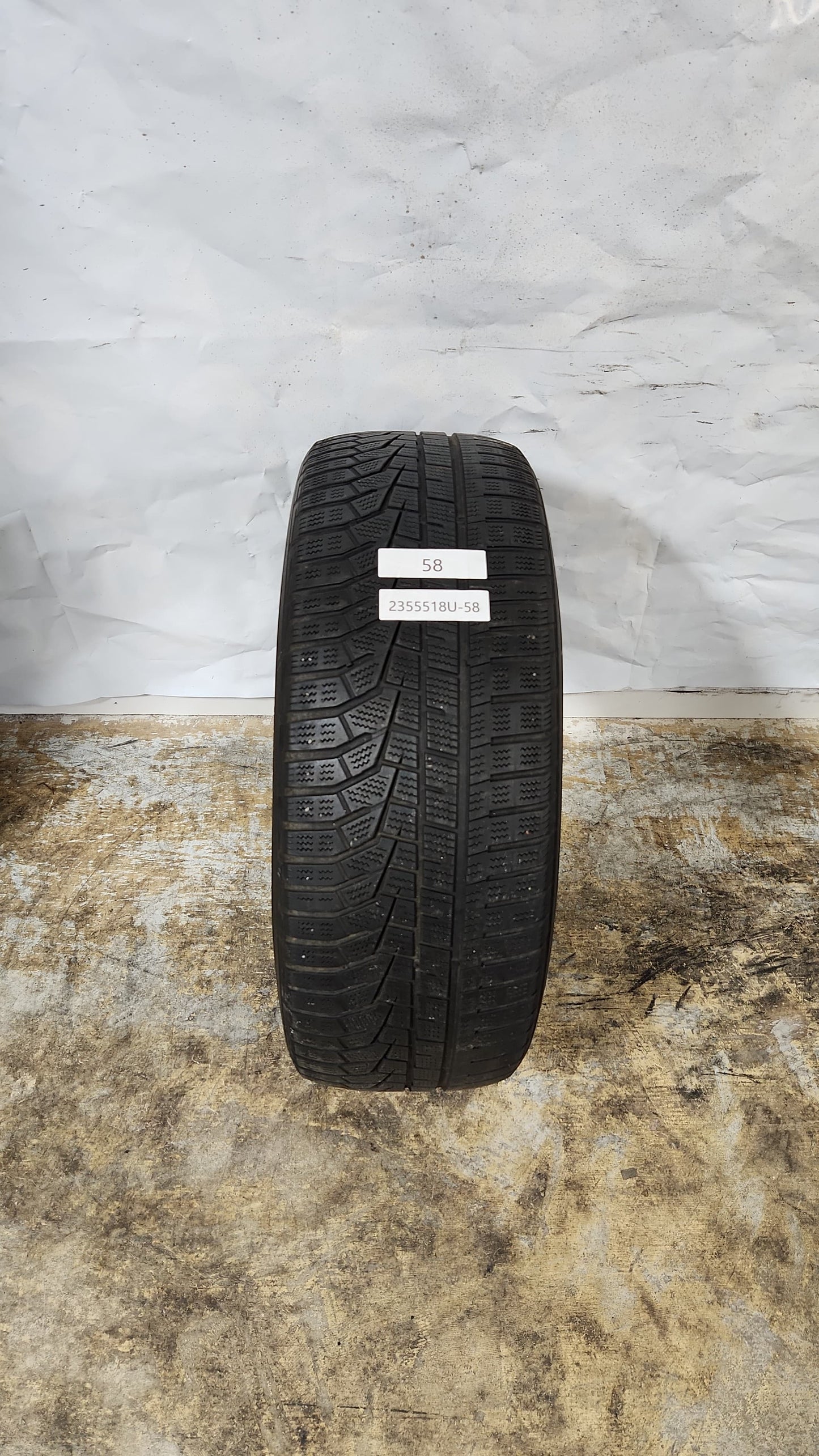 Used Tire - 235/55R18 Hankook Winter I*cept evo 2 SUV