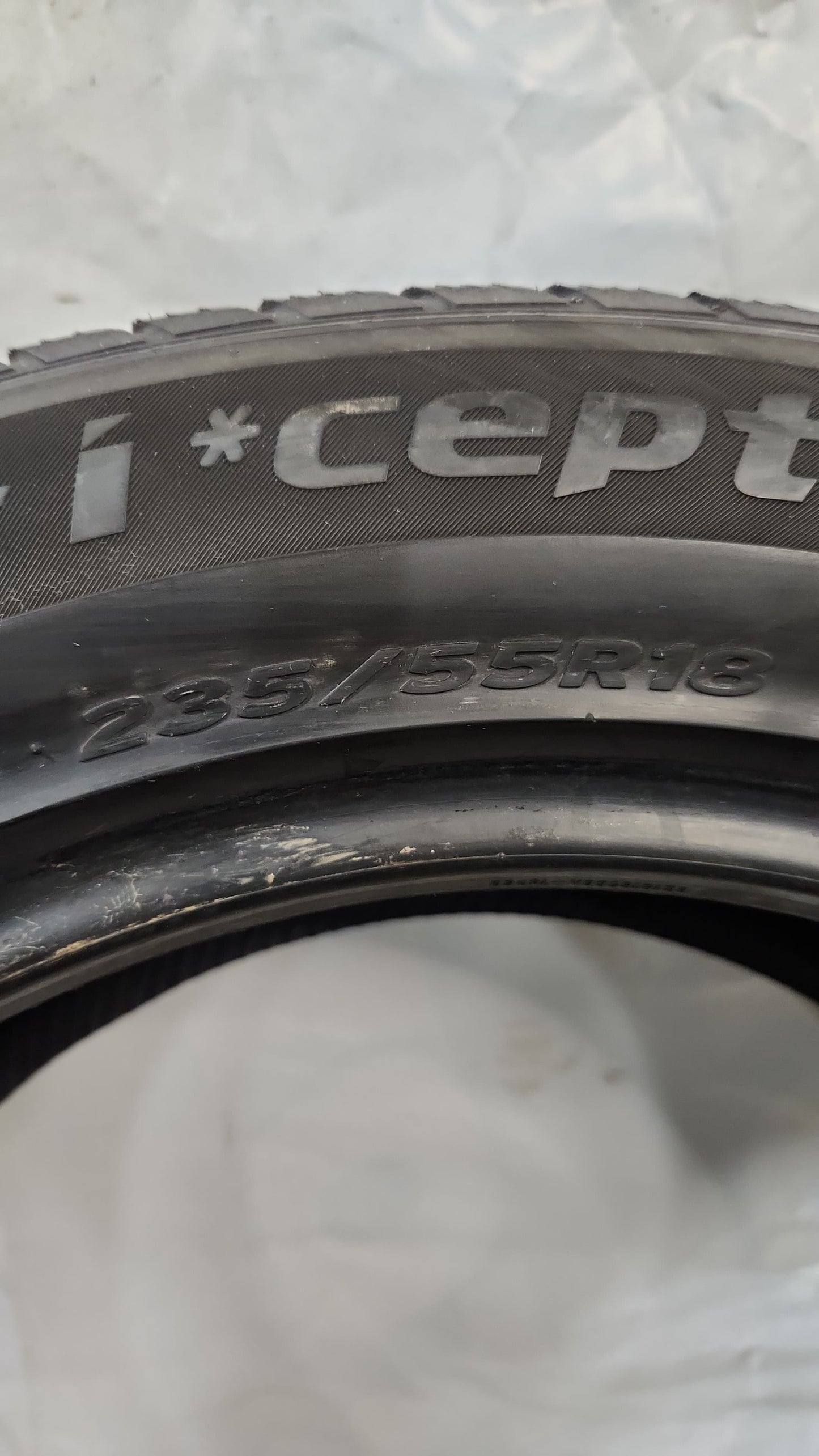 Used Tire - 235/55R18 Hankook Winter I*cept evo 2 SUV