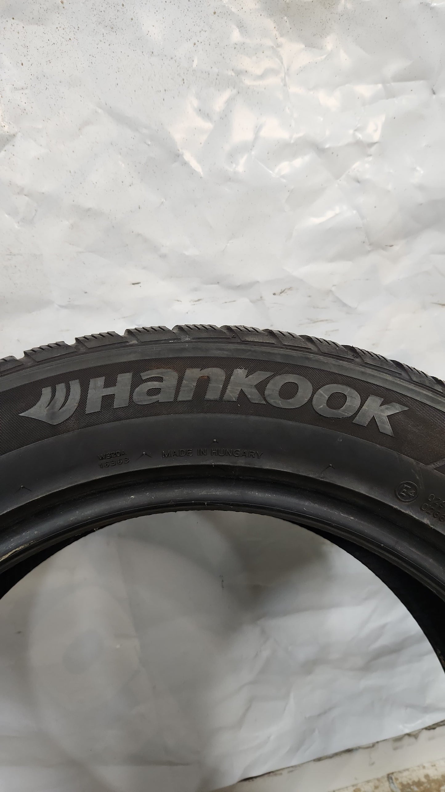 Used Tire - 235/55R18 Hankook Winter I*cept evo 2 SUV