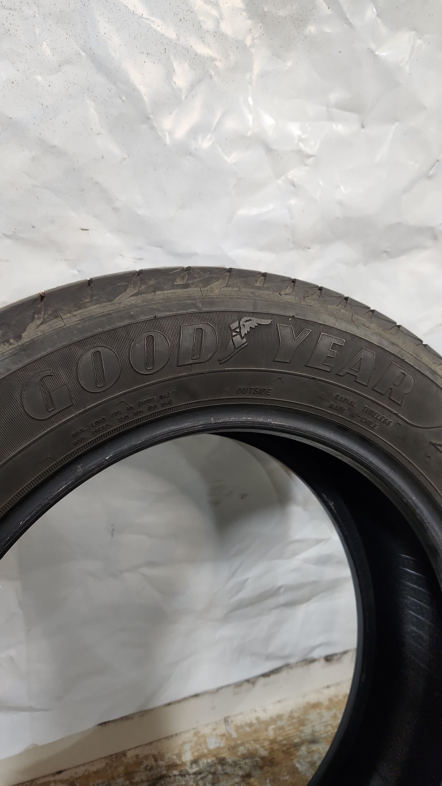 Used Tire - 225/60R17 Goodyear Assurance WeatherReady2