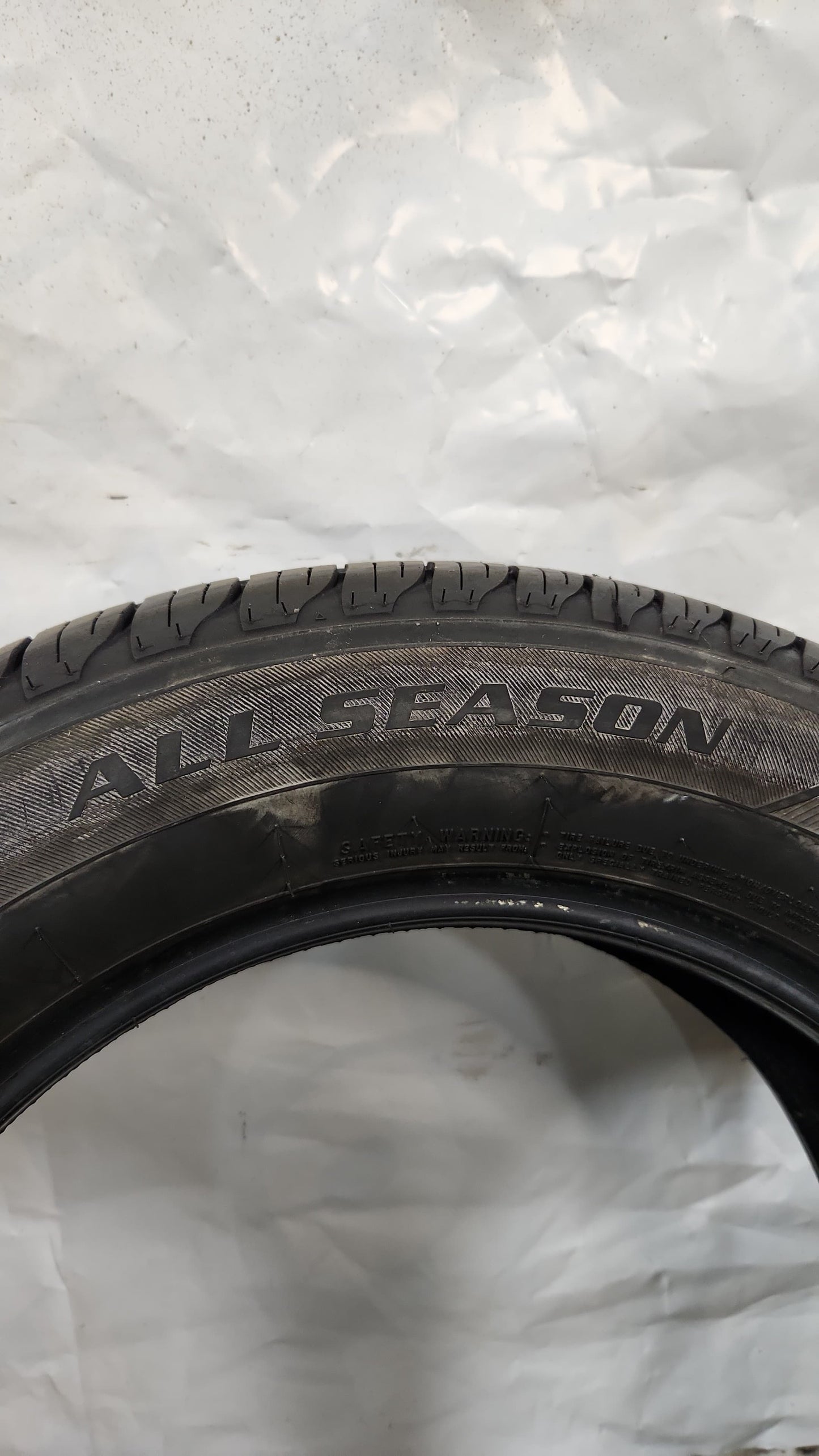 Used Tire - 225/60R17 Firestone All Season