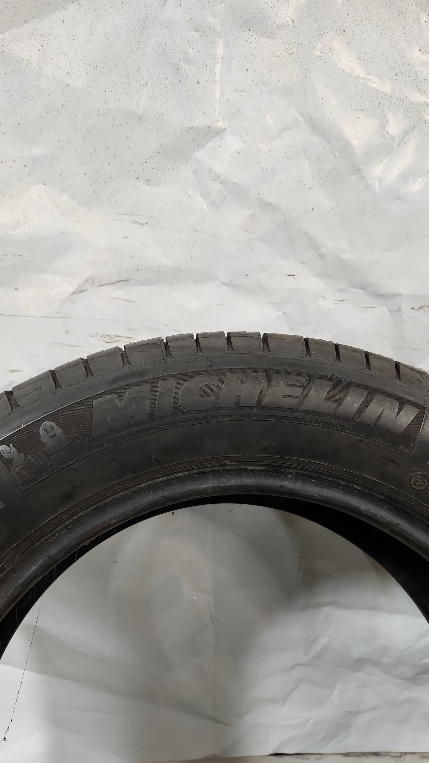 Used Tire - 215/65R17 Michelin Energy Saver A/S