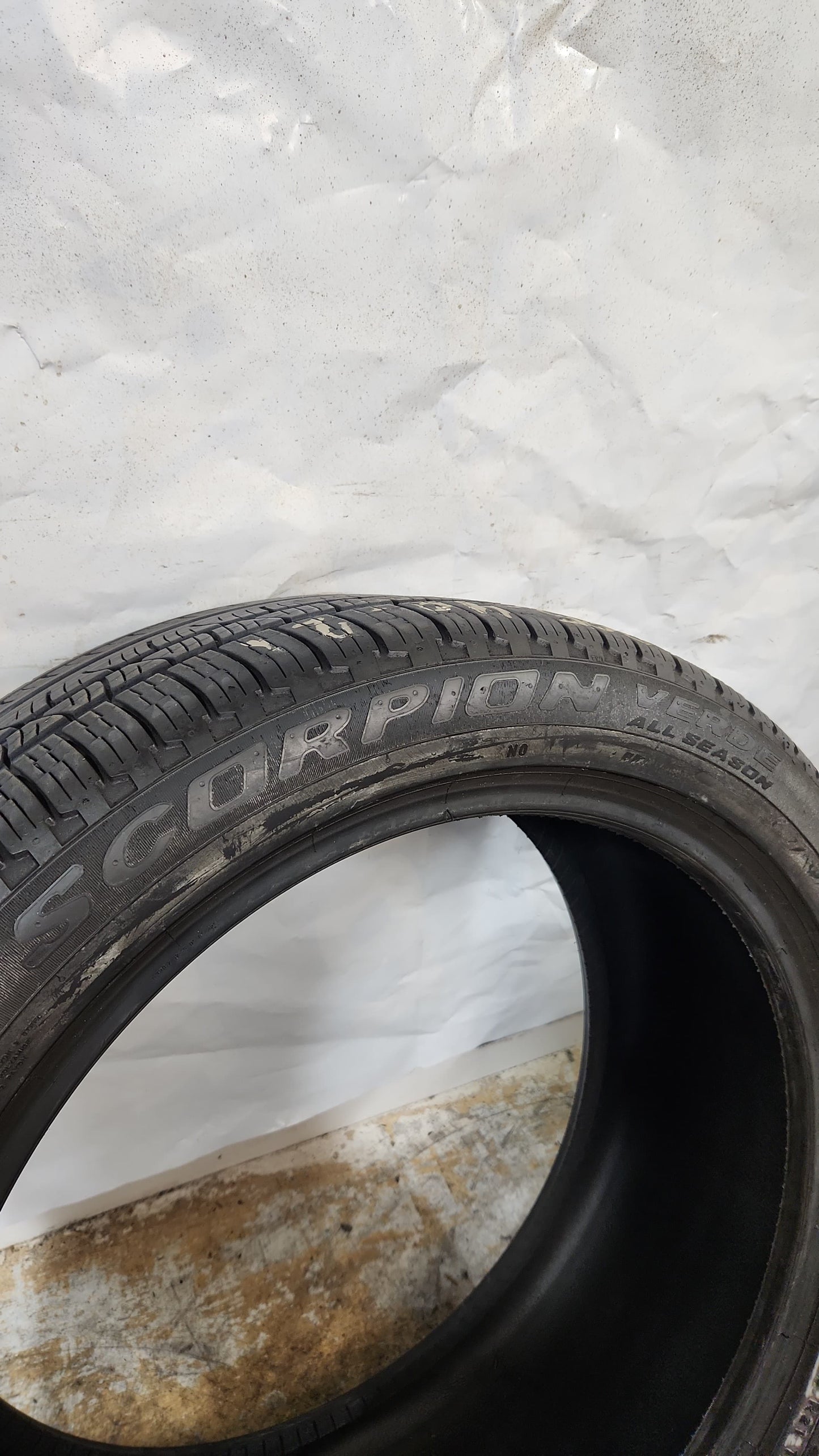 Used Tire - 285/40R21 Pirelli Scorpion Verde All Season