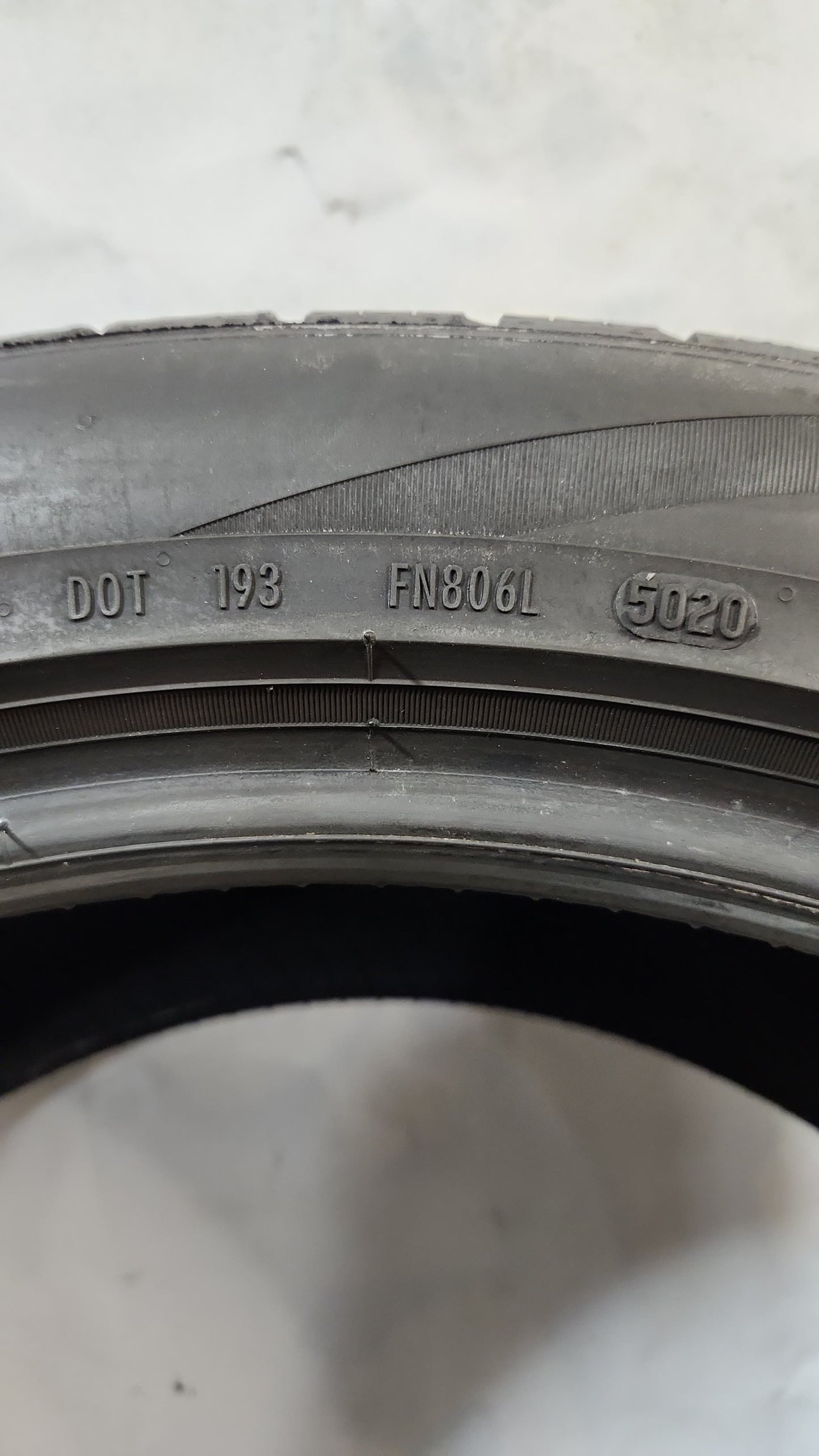Used Tire - 285/40R21 Pirelli Scorpion Zero All Season