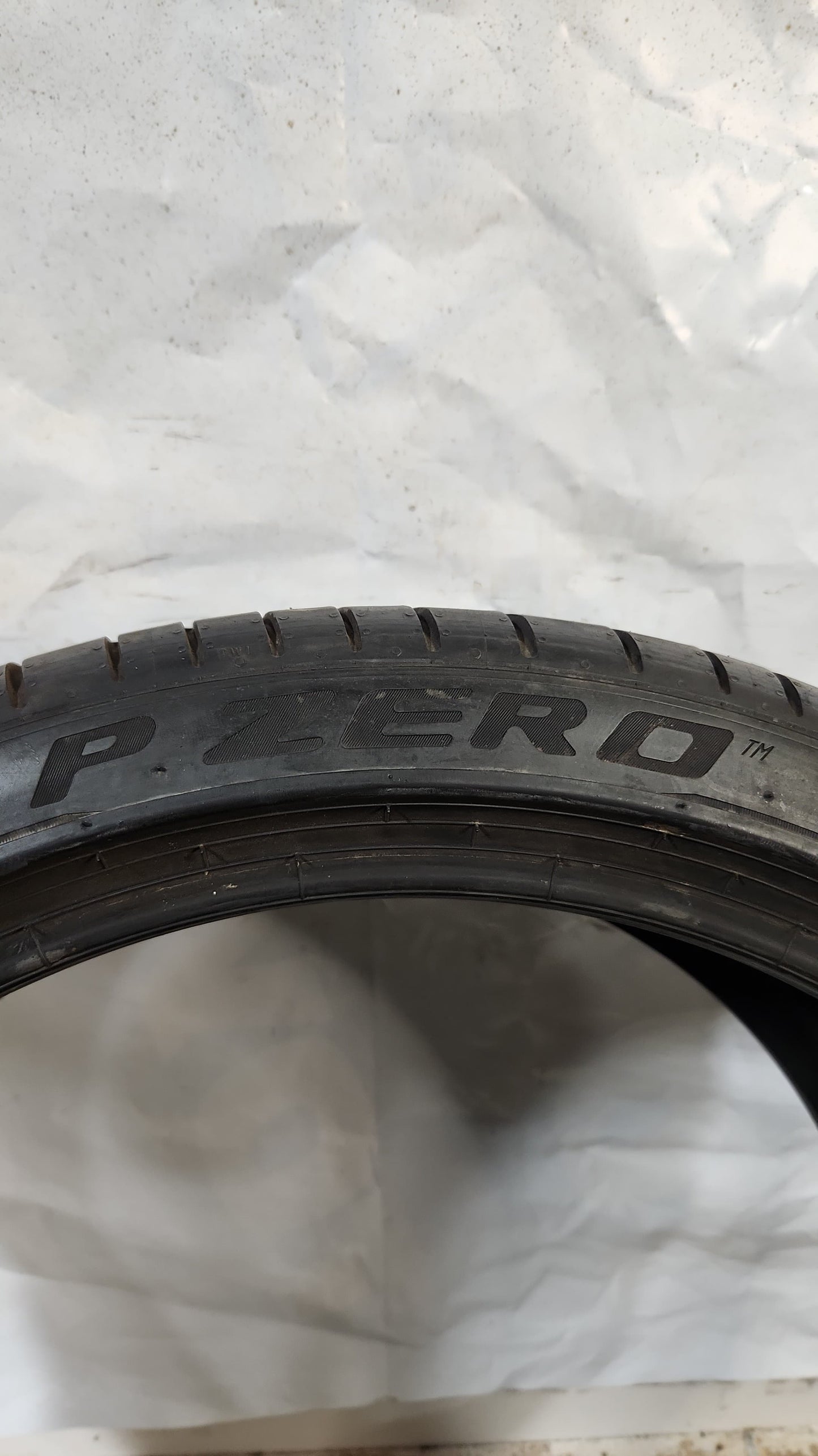 Used Tire - 275/35R21 Pirelli PZero