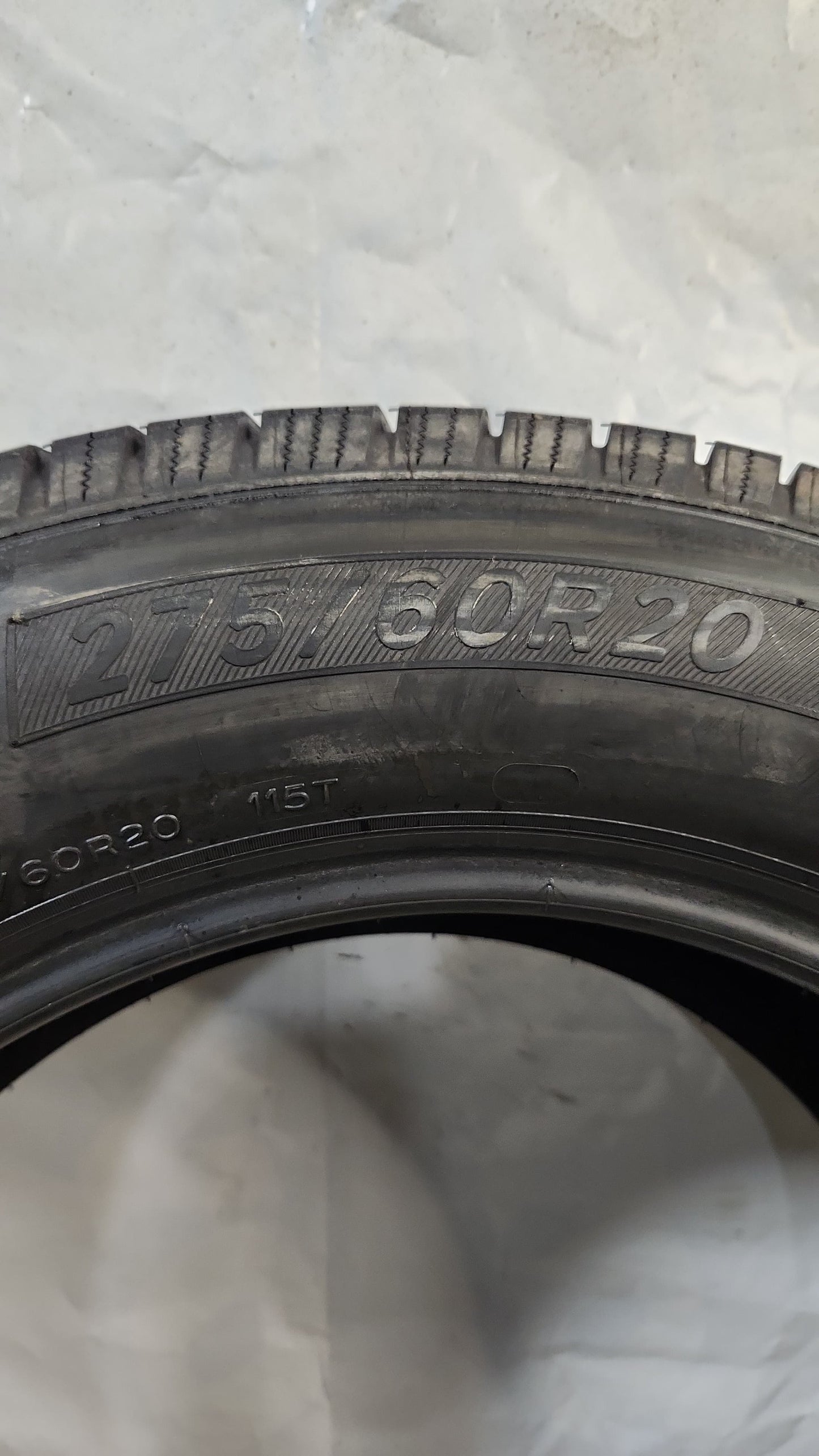Used Tire - 275/60R20 Michelin Defender LTX M/S
