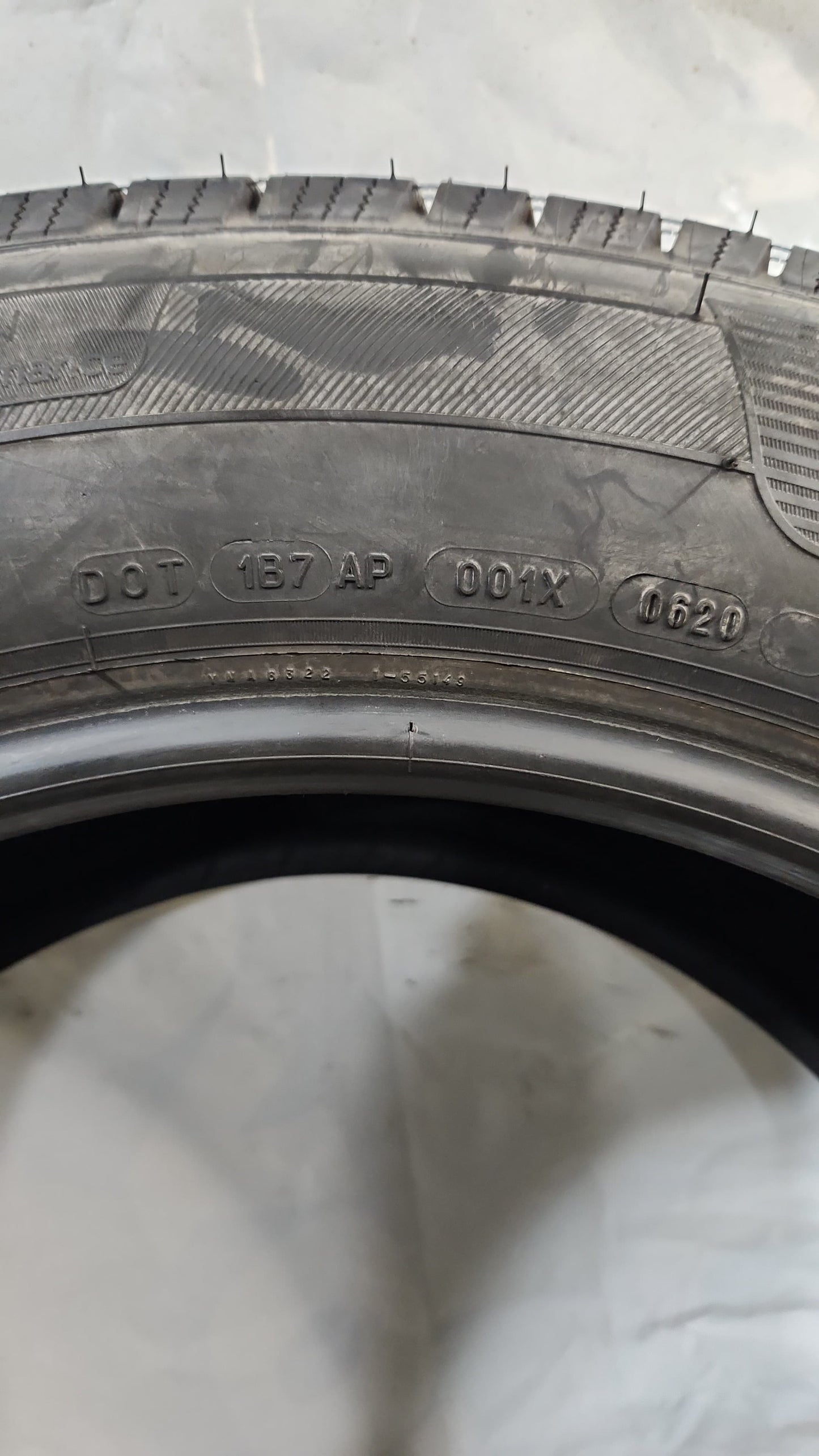 Used Tire - 265/60R20 Michelin Defender LTX M/S 11/32