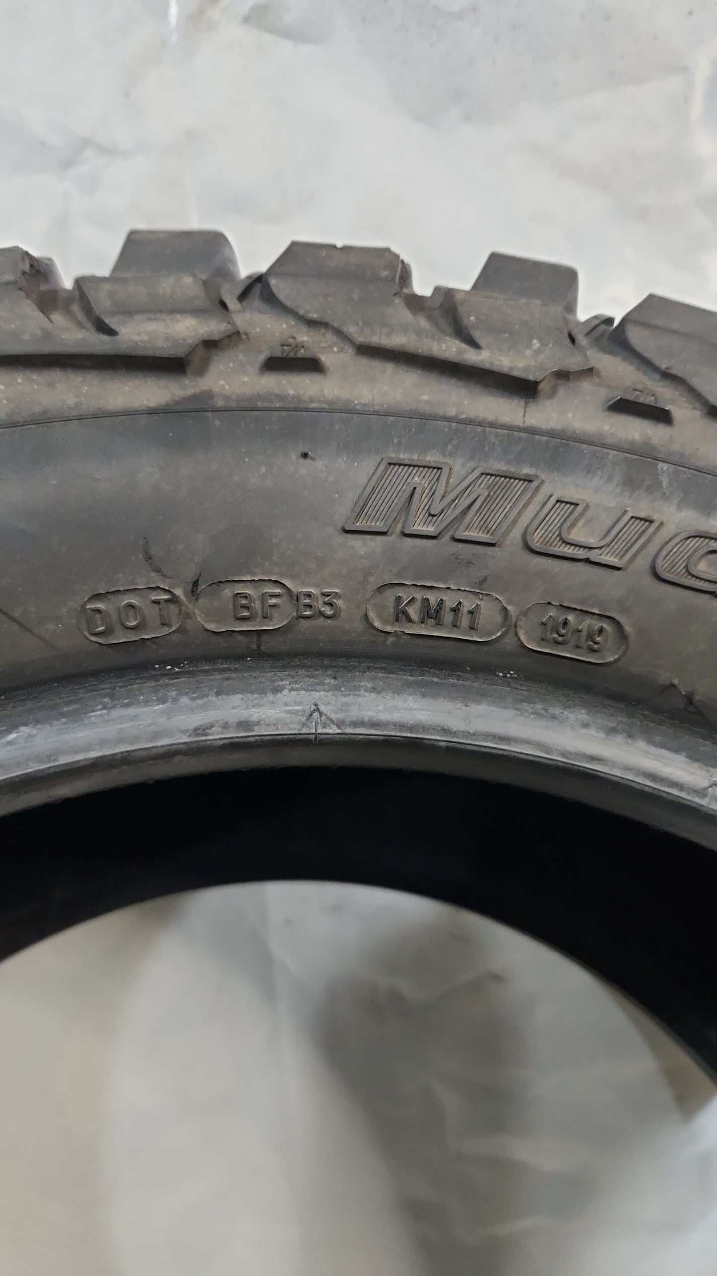 Used Tire - 295/55R20 BFGoodrich Mud-Terrain T/A KM3 11/32