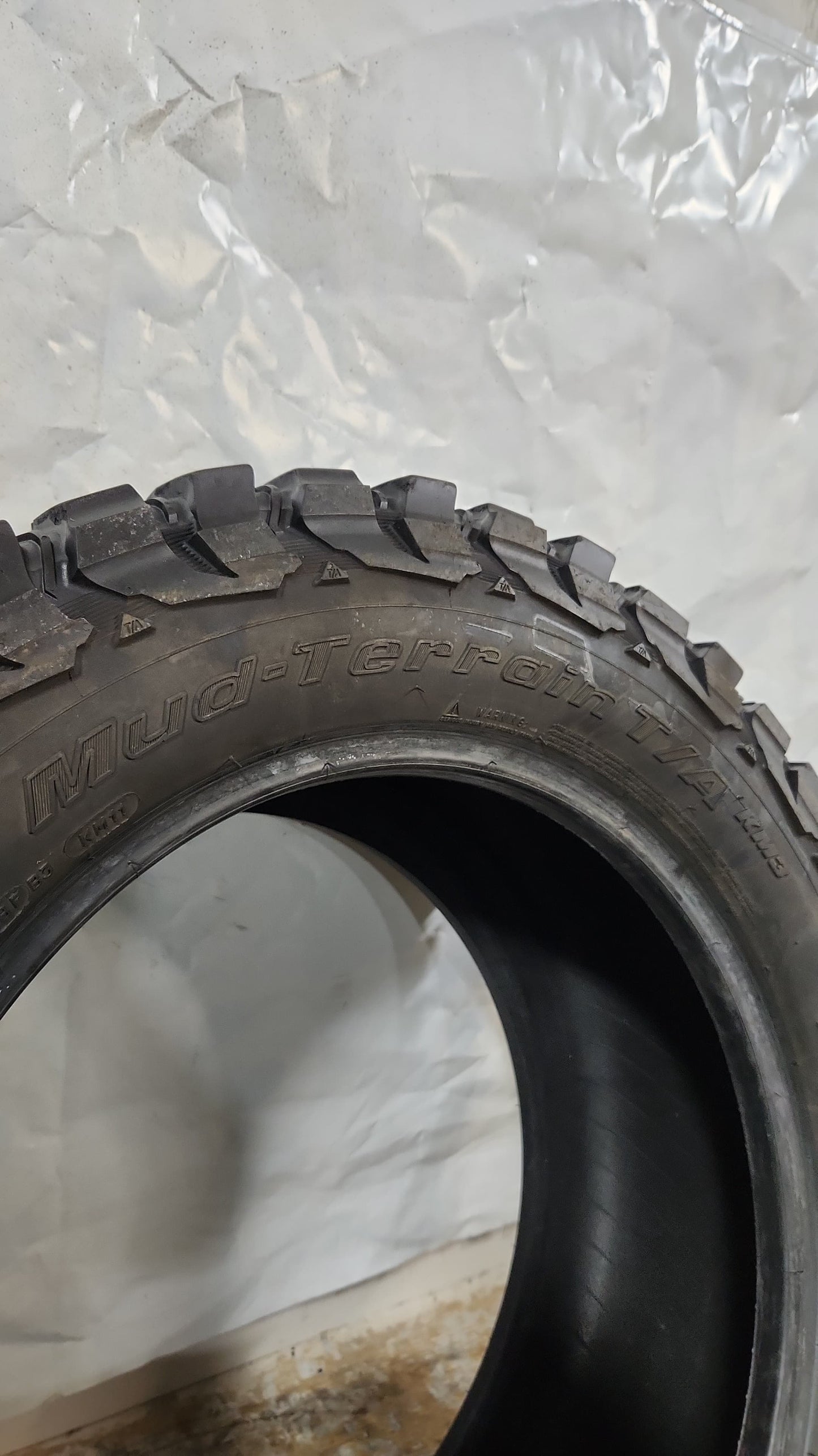 Used Tire - 295/55R20 BFGoodrich Mud-Terrain T/A KM3 11/32