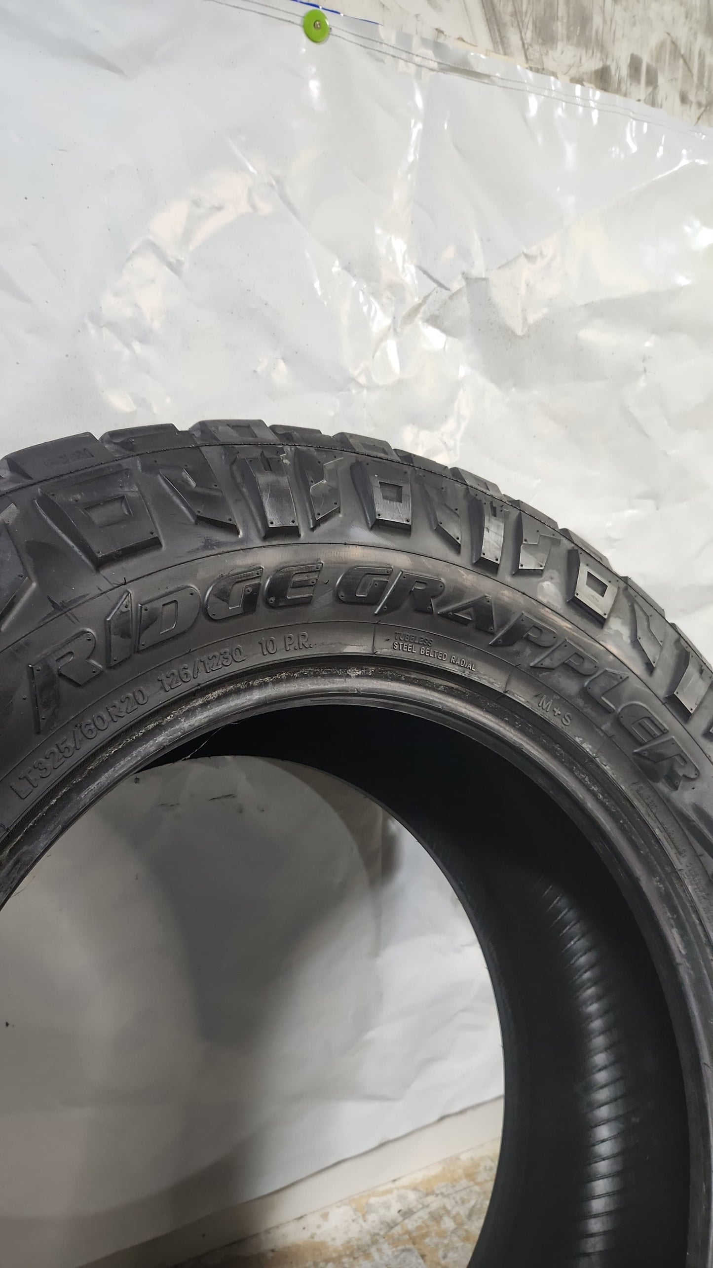 Set of 2 - 325/60R20 Nitto Ridge Grappler - Used Tires