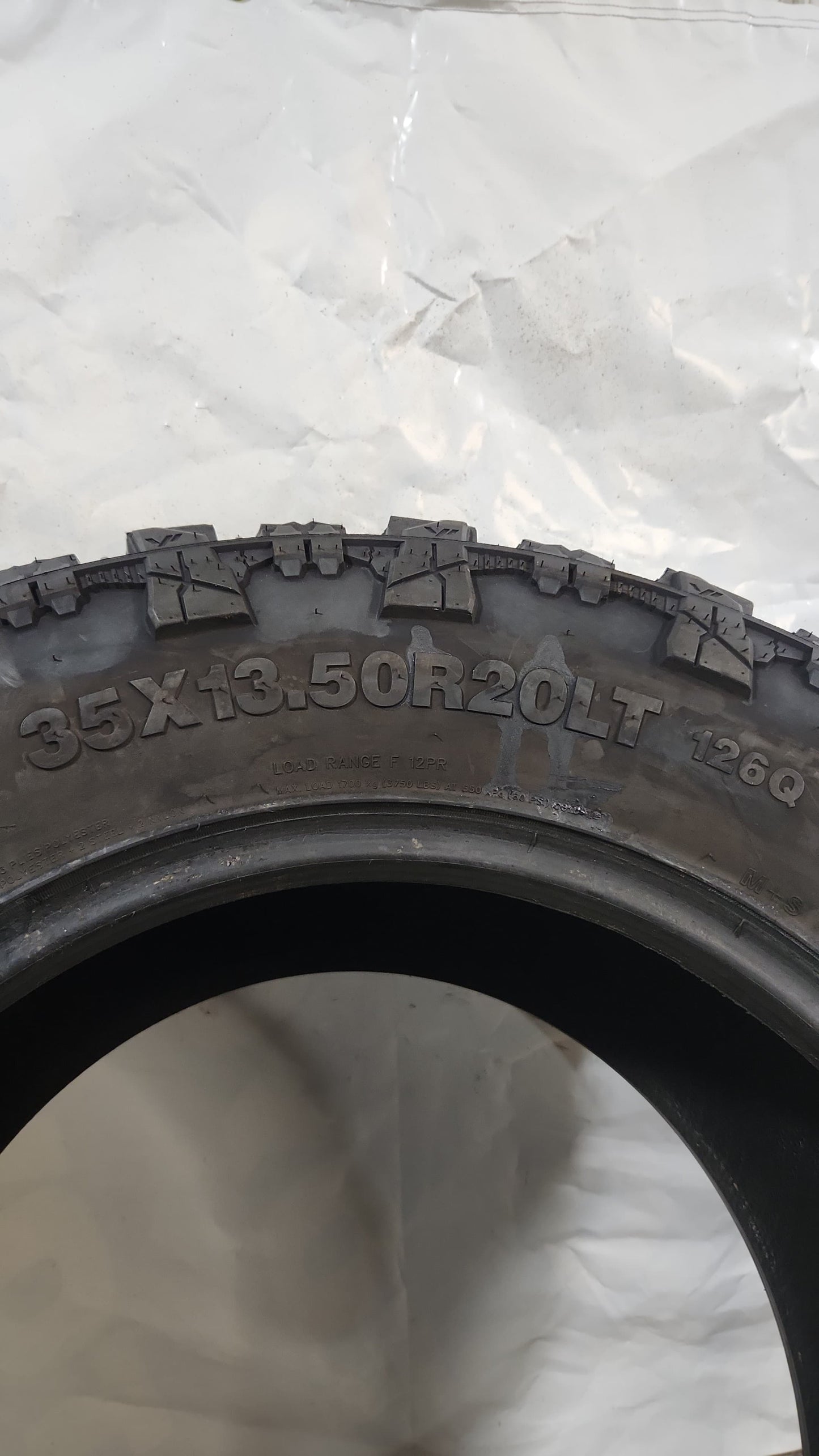 Used Tire - 35X13.50R20 Venom Power Terra Hunter M/T